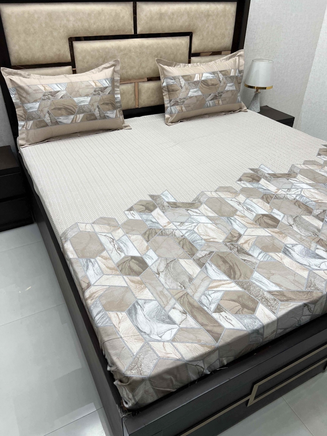 Pure Decor Royal Majestic Brown Printed Pure Cotton 400 TC King Bedsheet & 2 Pillow Covers
Pure Decor Royal Majestic Brown Printed Pure Cotton 400 TC King Bedsheet & 2 Pillow Covers
