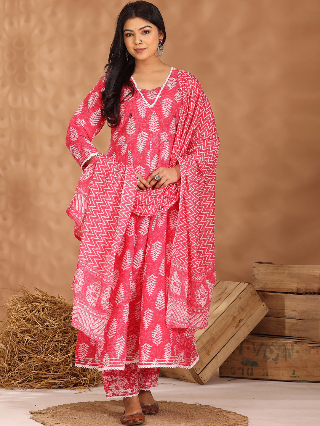PARTHVI Ethnic Motifs Printed Regular Thread Work Kurta with Palazzos & Dupatta, Pink
PARTHVI Ethnic Motifs Printed Regular Thread Work Kurta with Palazzos & Dupatta, Pink