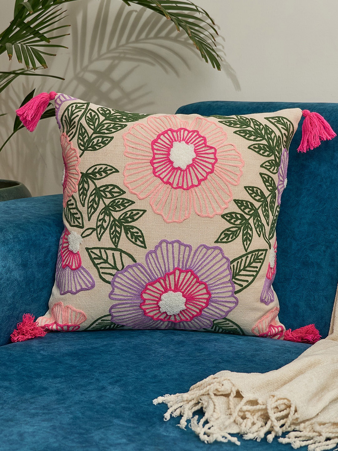 NURTURE INDIA Pink & Cream-Coloured Floral Embroidered Cotton Square Cushion Cover
NURTURE INDIA Pink & Cream-Coloured Floral Embroidered Cotton Square Cushion Cover