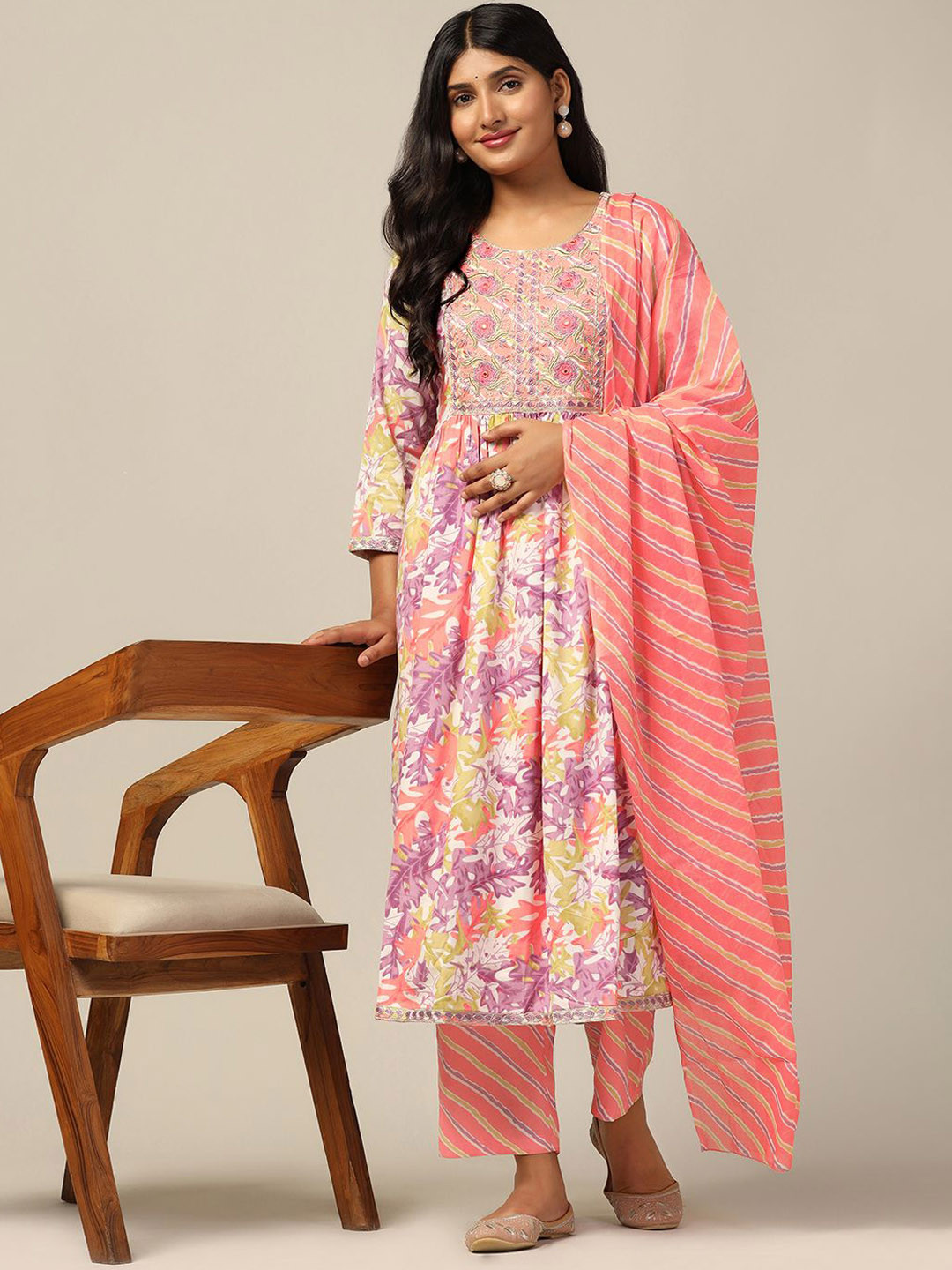 FASHION DREAM Women Floral Printed Regular Thread Work Kurta with Trousers & With Dupatta, Peach
FASHION DREAM Women Floral Printed Regular Thread Work Kurta with Trousers & With Dupatta, Peach