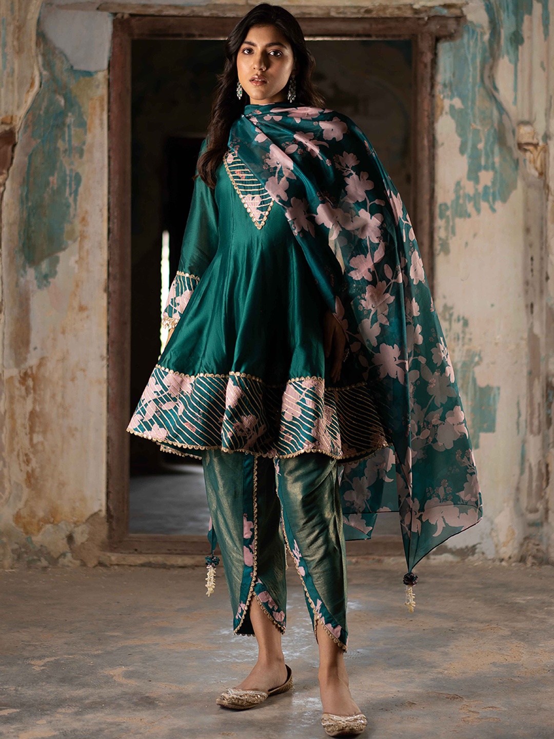 Seeaash Floral Printed V-Neck Sequinned Anarkali Kurta With Dhoti Pants & Dupatta, Green
Seeaash Floral Printed V-Neck Sequinned Anarkali Kurta With Dhoti Pants & Dupatta, Green