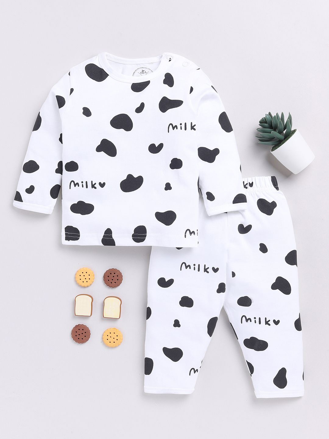 Clt.s Kids Conversational Printed Long Sleeves Pure Cotton T-shirt With Pyjamas, White
Clt.s Kids Conversational Printed Long Sleeves Pure Cotton T-shirt With Pyjamas, White