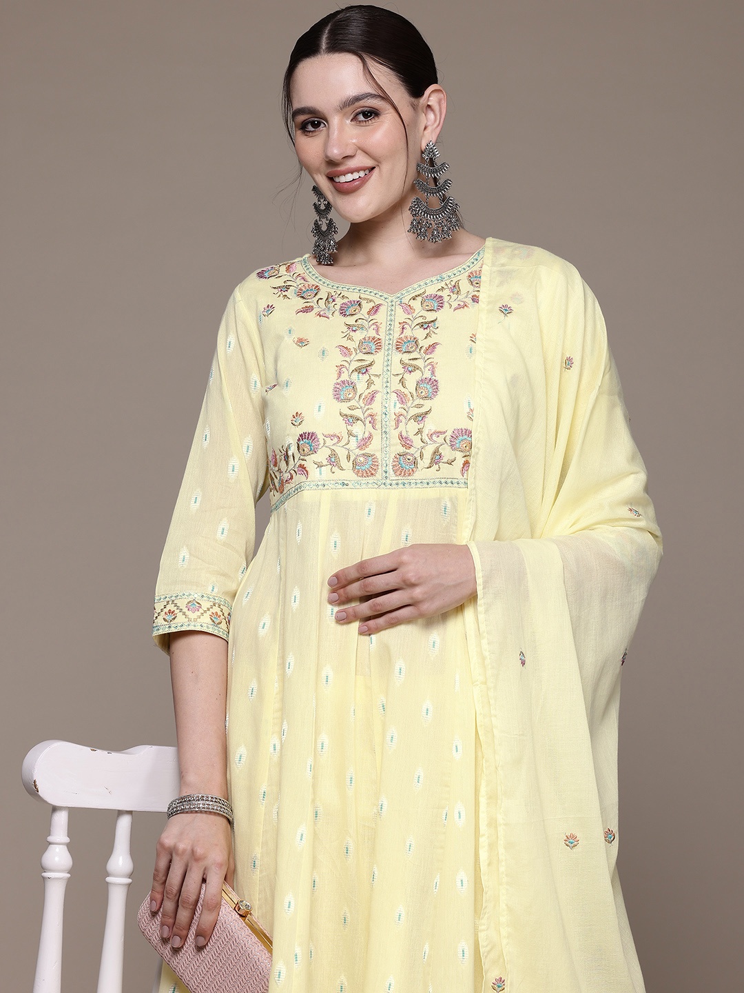 Readiprint Women Floral Embroidered Empire Kurta with Palazzos & With Dupatta, Yellow
Readiprint Women Floral Embroidered Empire Kurta with Palazzos & With Dupatta, Yellow