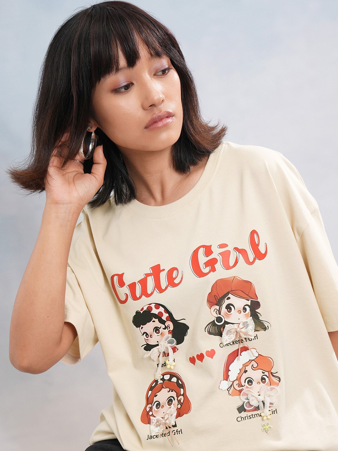 Street By Tokyo Talkies Women Graphic Printed Drop-Shoulder Sleeves Cotton Boxy Fit T-shirt, Beige
Street By Tokyo Talkies Women Graphic Printed Drop-Shoulder Sleeves Cotton Boxy Fit T-shirt, Beige