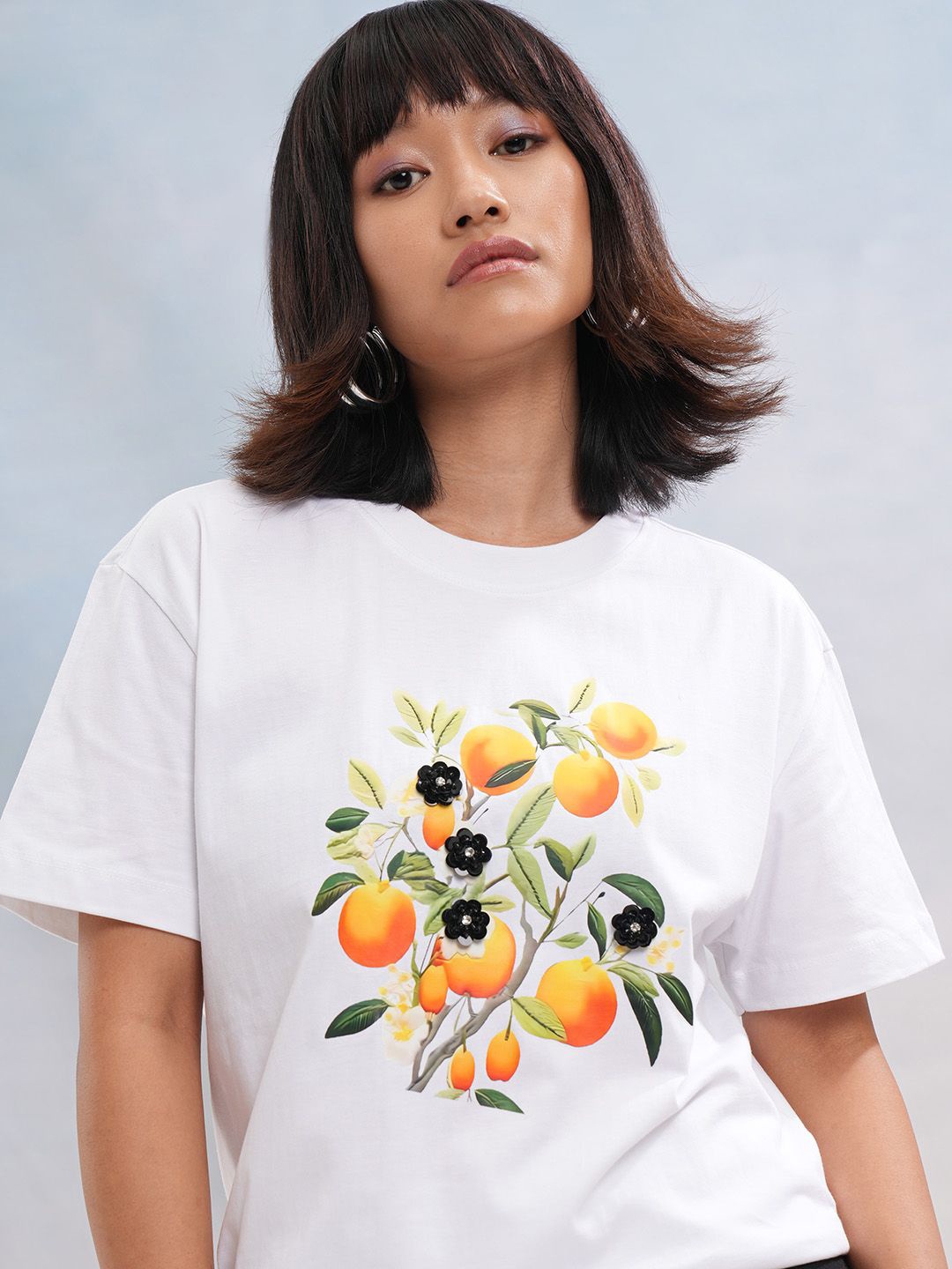 Street By Tokyo Talkies Women Graphic Printed Drop-Shoulder Sleeves Cotton Relaxed Fit T-shirt, White
Street By Tokyo Talkies Women Graphic Printed Drop-Shoulder Sleeves Cotton Relaxed Fit T-shirt, White