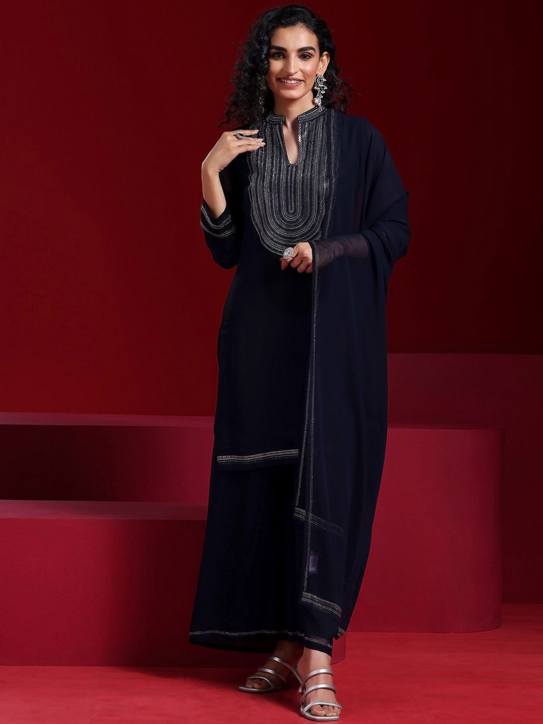 Libas Art Mandarin Collar Beads and Stones Georgette Straight Kurta & Palazzo & Dupatta, Blue
Libas Art Mandarin Collar Beads and Stones Georgette Straight Kurta & Palazzo & Dupatta, Blue