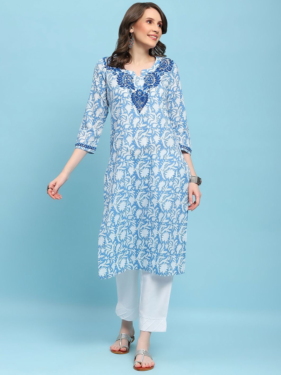 House of Chikankari Floral Printed Notch Neck Cotton Chikankari Straight Kurta, Blue
House of Chikankari Floral Printed Notch Neck Cotton Chikankari Straight Kurta, Blue