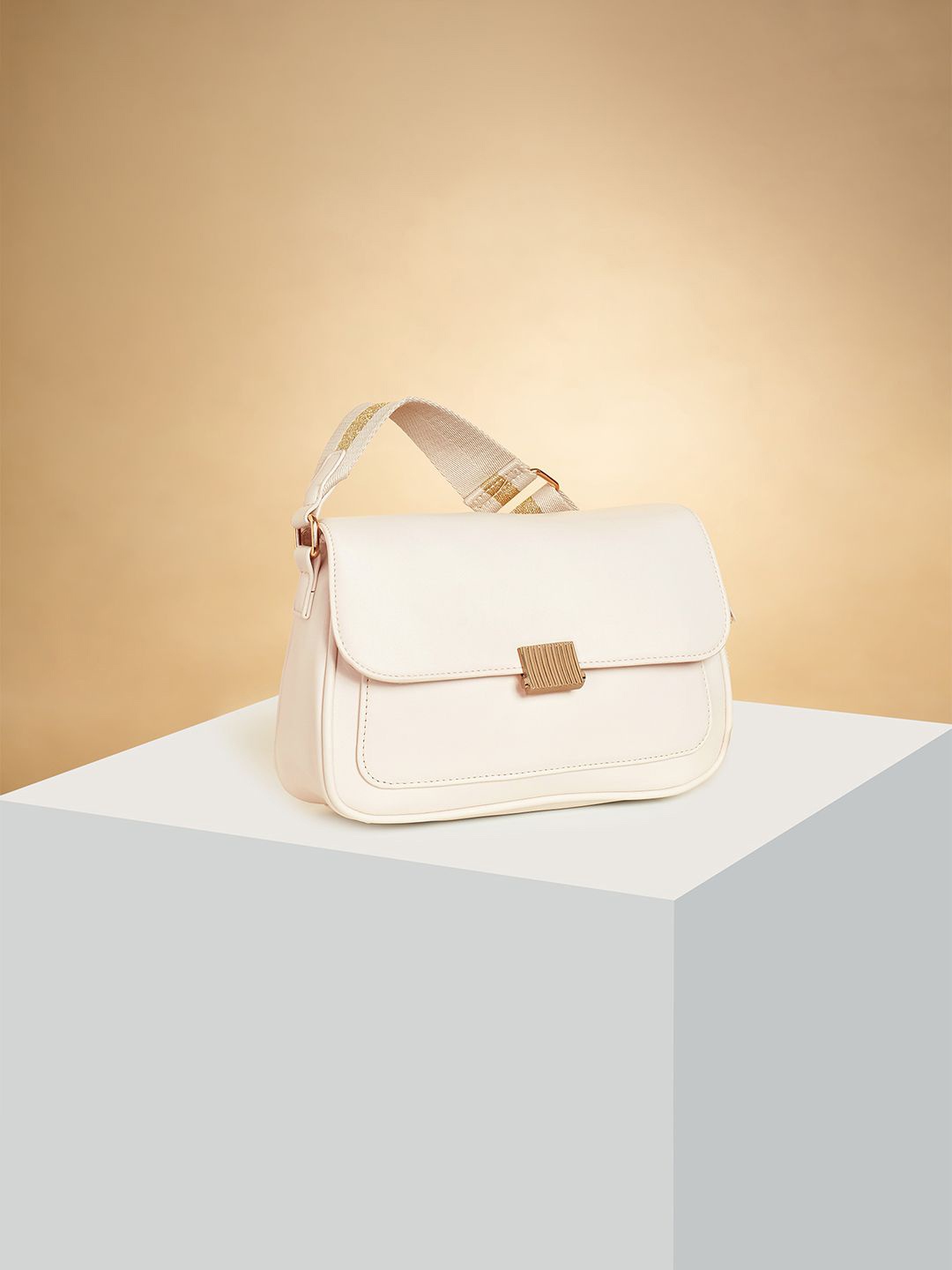 Forever Glam by Pantaloons Women PU Structured Handheld Bag with Bow Detail, Off white
Forever Glam by Pantaloons Women PU Structured Handheld Bag with Bow Detail, Off white