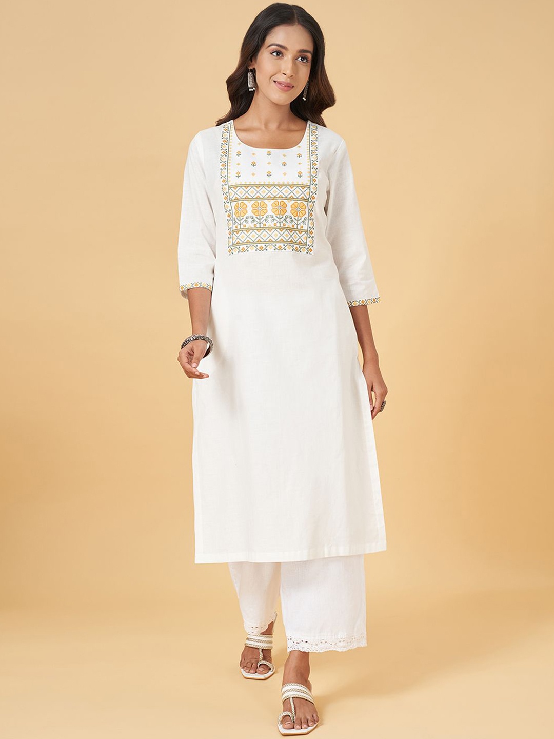 RANGMANCH BY PANTALOONS Ethnic Motifs Yoke Design Thread Work Pure Cotton Straight Kurta, Off white
RANGMANCH BY PANTALOONS Ethnic Motifs Yoke Design Thread Work Pure Cotton Straight Kurta, Off white