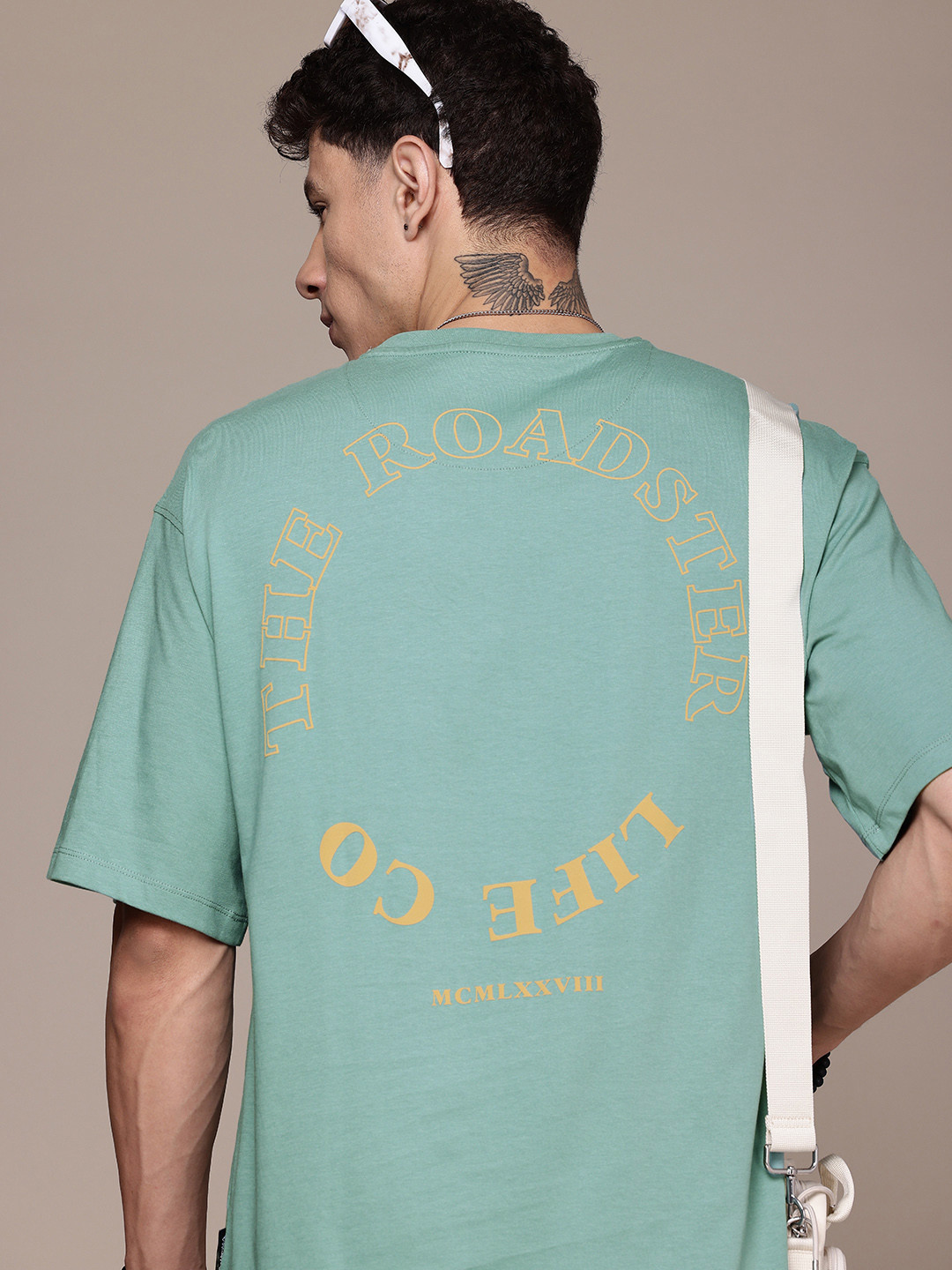 Roadster Men Typography Printed Drop-Shoulder Sleeves Relaxed Fit Pure Cotton T-shirt, Blue
Roadster Men Typography Printed Drop-Shoulder Sleeves Relaxed Fit Pure Cotton T-shirt, Blue