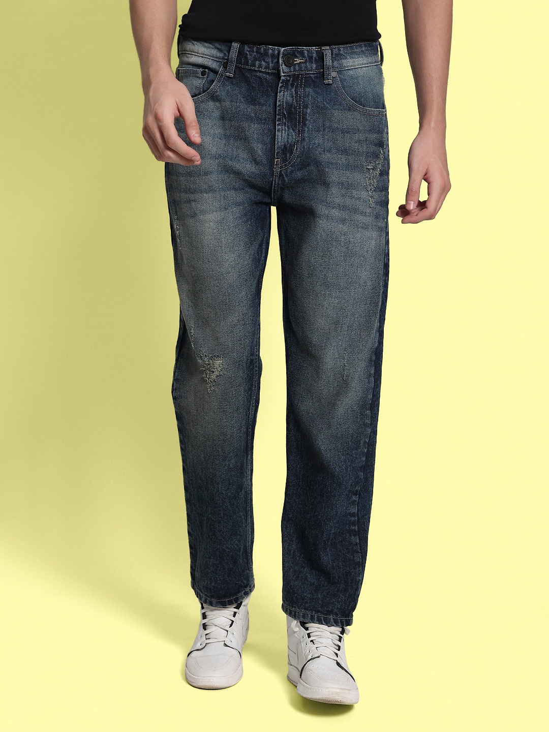 Bene Kleed Men Pure Cotton Slightly Distressed Light Faded Relaxed Fit Jeans, Blue
Bene Kleed Men Pure Cotton Slightly Distressed Light Faded Relaxed Fit Jeans, Blue