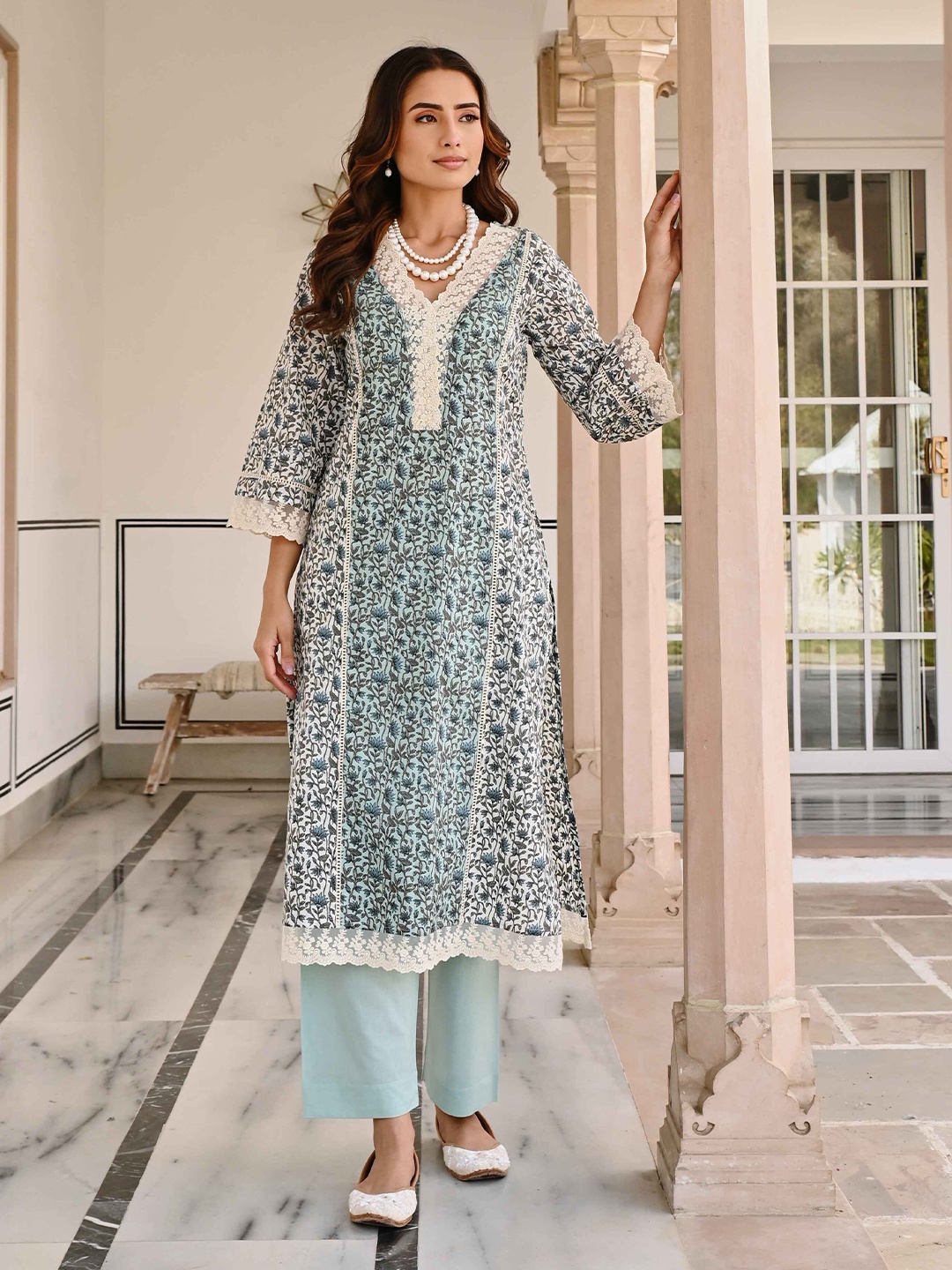 KARAJ JAIPUR Floral Printed Regular Thread Work Pure Cotton Kurta with Trousers & Dupatta, Blue
KARAJ JAIPUR Floral Printed Regular Thread Work Pure Cotton Kurta with Trousers & Dupatta, Blue