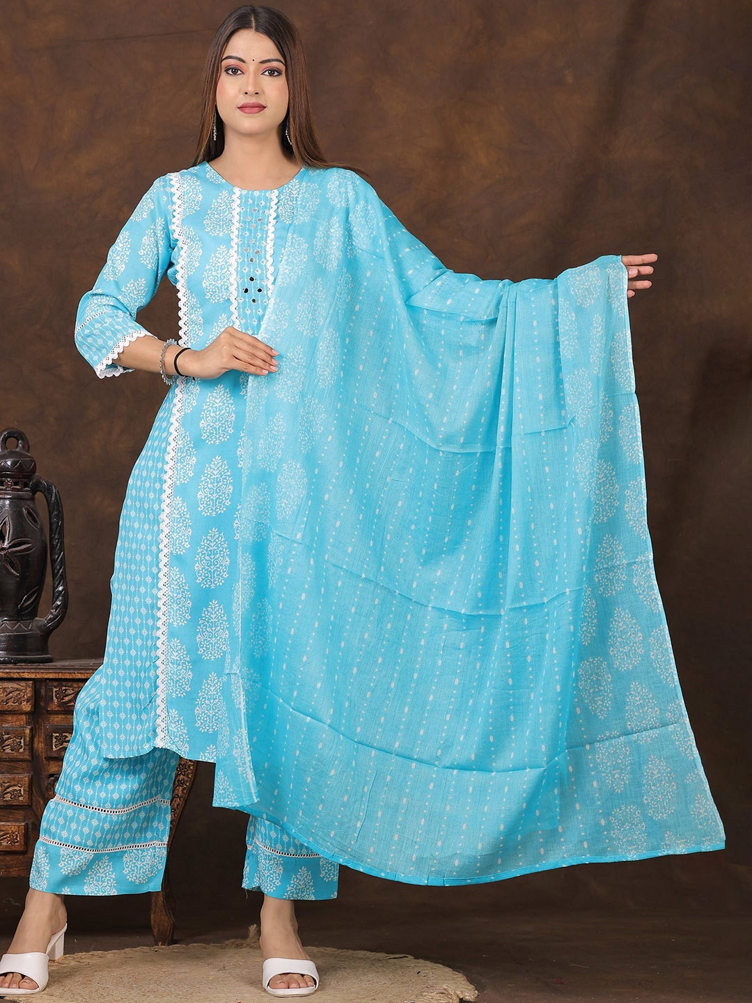 PARTHVI Floral Printed Round Neck Mirror Work Kurta with Palazzos & With Dupatta, Turquoise blue
PARTHVI Floral Printed Round Neck Mirror Work Kurta with Palazzos & With Dupatta, Turquoise blue
