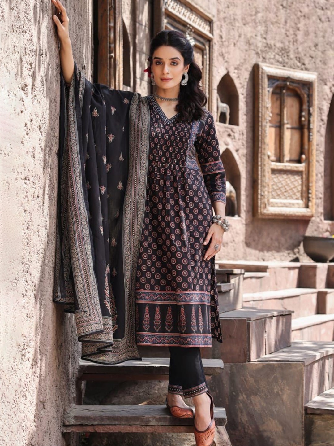 AUTUMN LANE Ethnic Motifs Printed V-Neck Straight Kurta With Trousers & Dupatta, Black
AUTUMN LANE Ethnic Motifs Printed V-Neck Straight Kurta With Trousers & Dupatta, Black