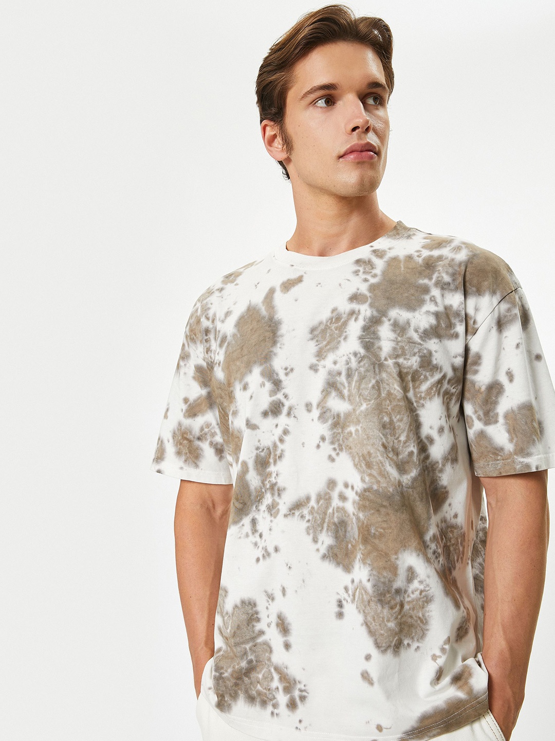 Koton Men Round Neck Abstract Printed Pure Cotton Drop Shoulder Sleeves Longline T-shirt, Camel brown
Koton Men Round Neck Abstract Printed Pure Cotton Drop Shoulder Sleeves Longline T-shirt, Camel brown