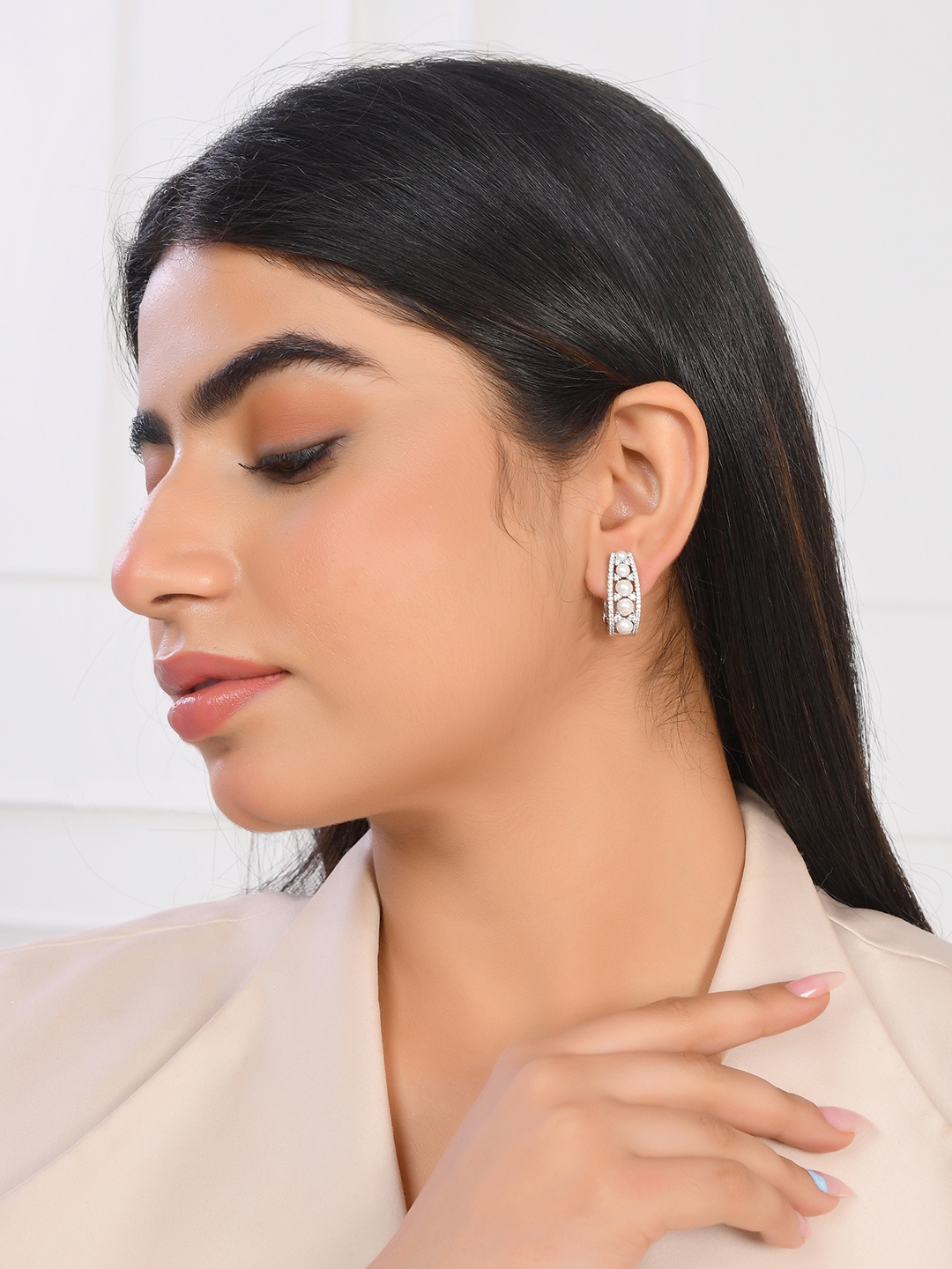 Voylla Rhodium-Plated Contemporary Brass Artificial Stones and Beads Hoop Earrings, Silver
Voylla Rhodium-Plated Contemporary Brass Artificial Stones and Beads Hoop Earrings, Silver