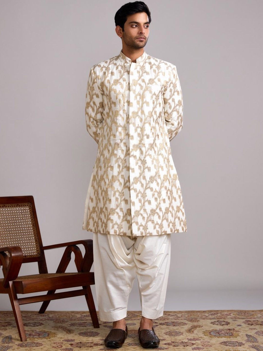 Abhishti Ethnic Motifs Printed Mandarin Collar Long Sleeves Cotton Silk Straight Kurta, Cream
Abhishti Ethnic Motifs Printed Mandarin Collar Long Sleeves Cotton Silk Straight Kurta, Cream