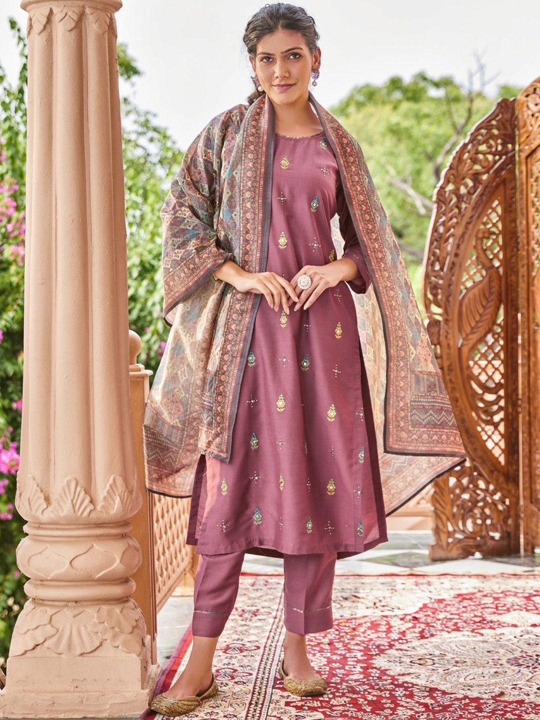 WOMEN PLUS Women Floral Embroidered Regular Sequinned Kurta with Trousers & With Dupatta, Pink
WOMEN PLUS Women Floral Embroidered Regular Sequinned Kurta with Trousers & With Dupatta, Pink