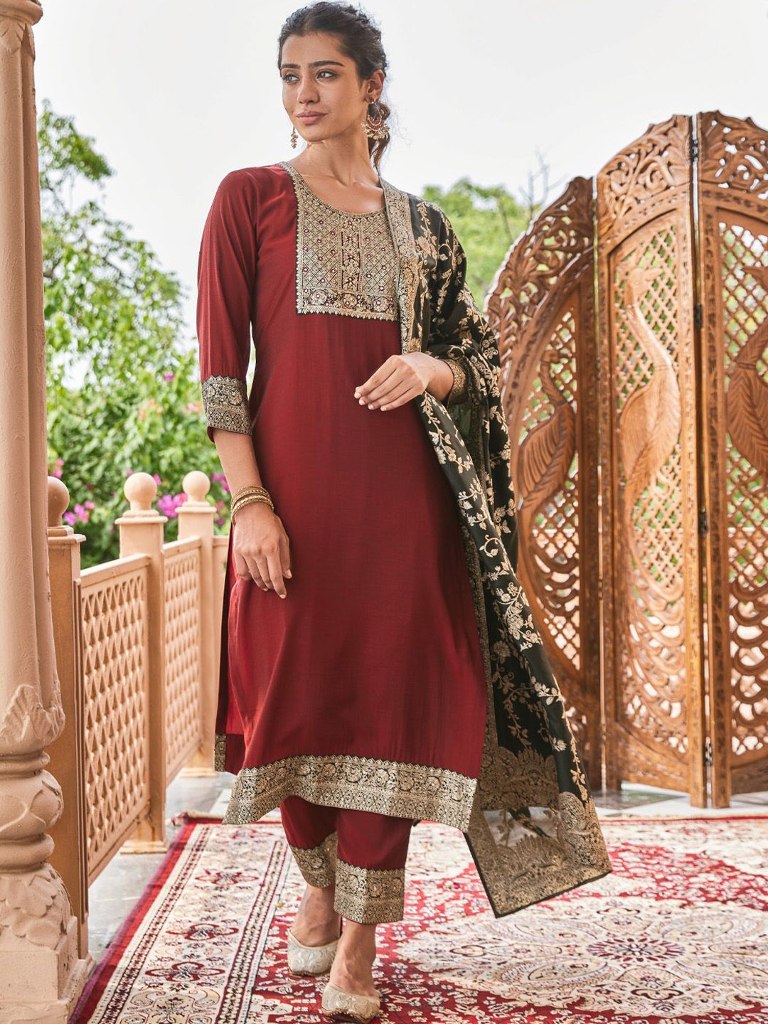 WOMEN PLUS Women Floral Embroidered Regular Mirror Work Kurta with Trousers & With Dupatta, Maroon
WOMEN PLUS Women Floral Embroidered Regular Mirror Work Kurta with Trousers & With Dupatta, Maroon
