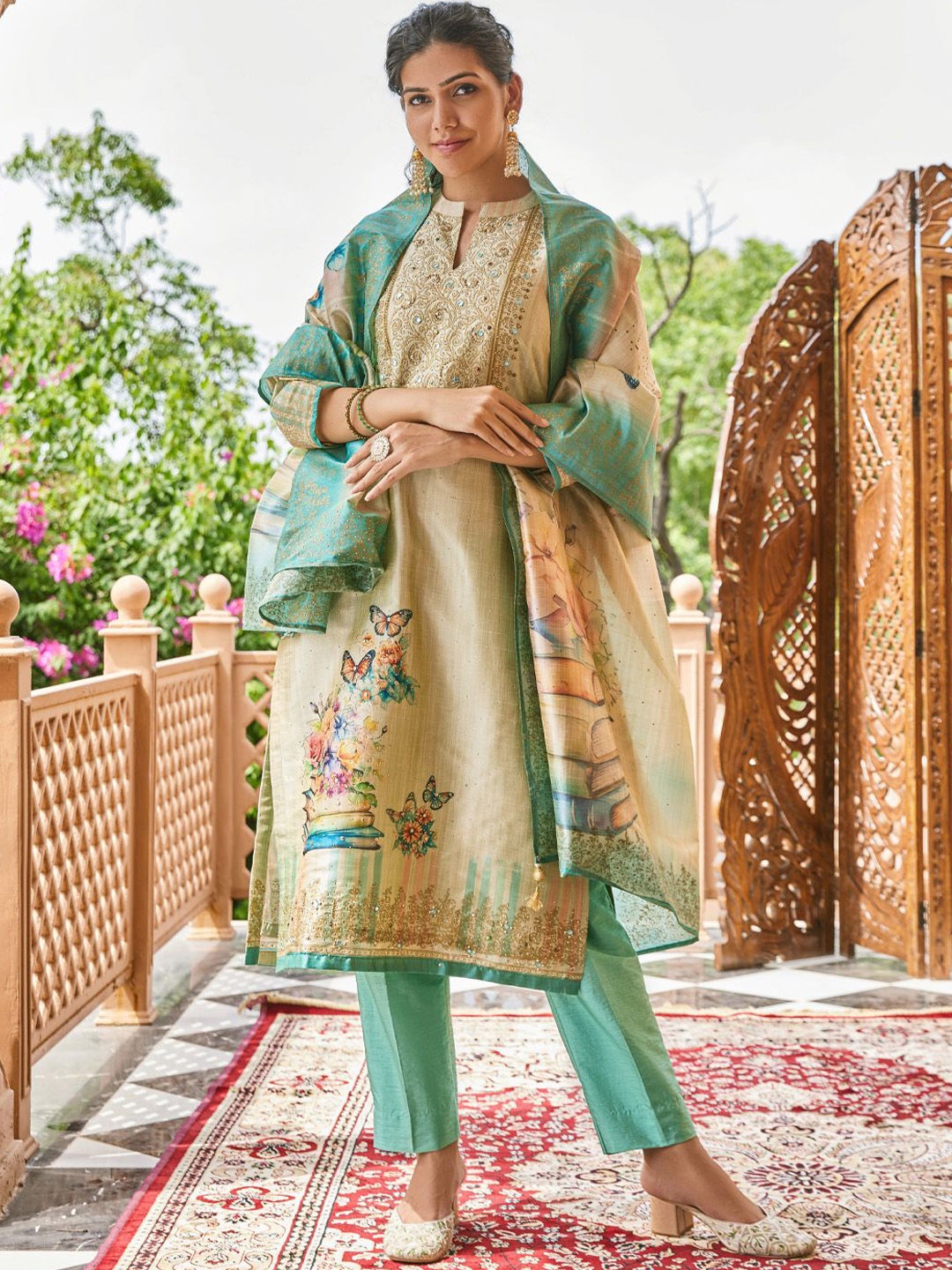 WOMEN PLUS Women Floral Embroidered Regular Beads and Stones Kurta with Trousers & With Dupatta, Cream
WOMEN PLUS Women Floral Embroidered Regular Beads and Stones Kurta with Trousers & With Dupatta, Cream
