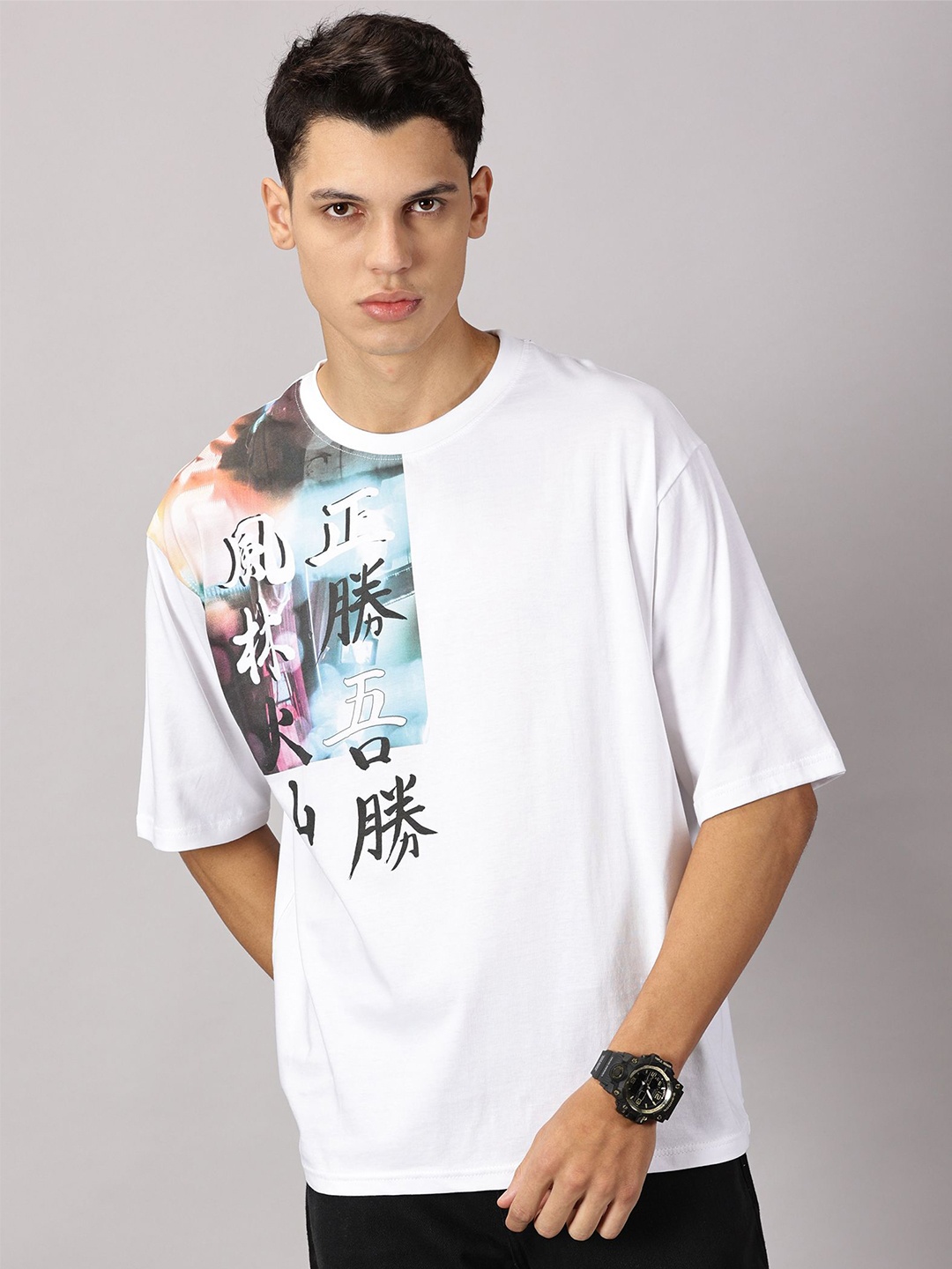 THE HOLLANDER Men Graphic Printed Round Neck Cotton Drop-Shoulder Oversized T-shirt, White
THE HOLLANDER Men Graphic Printed Round Neck Cotton Drop-Shoulder Oversized T-shirt, White
