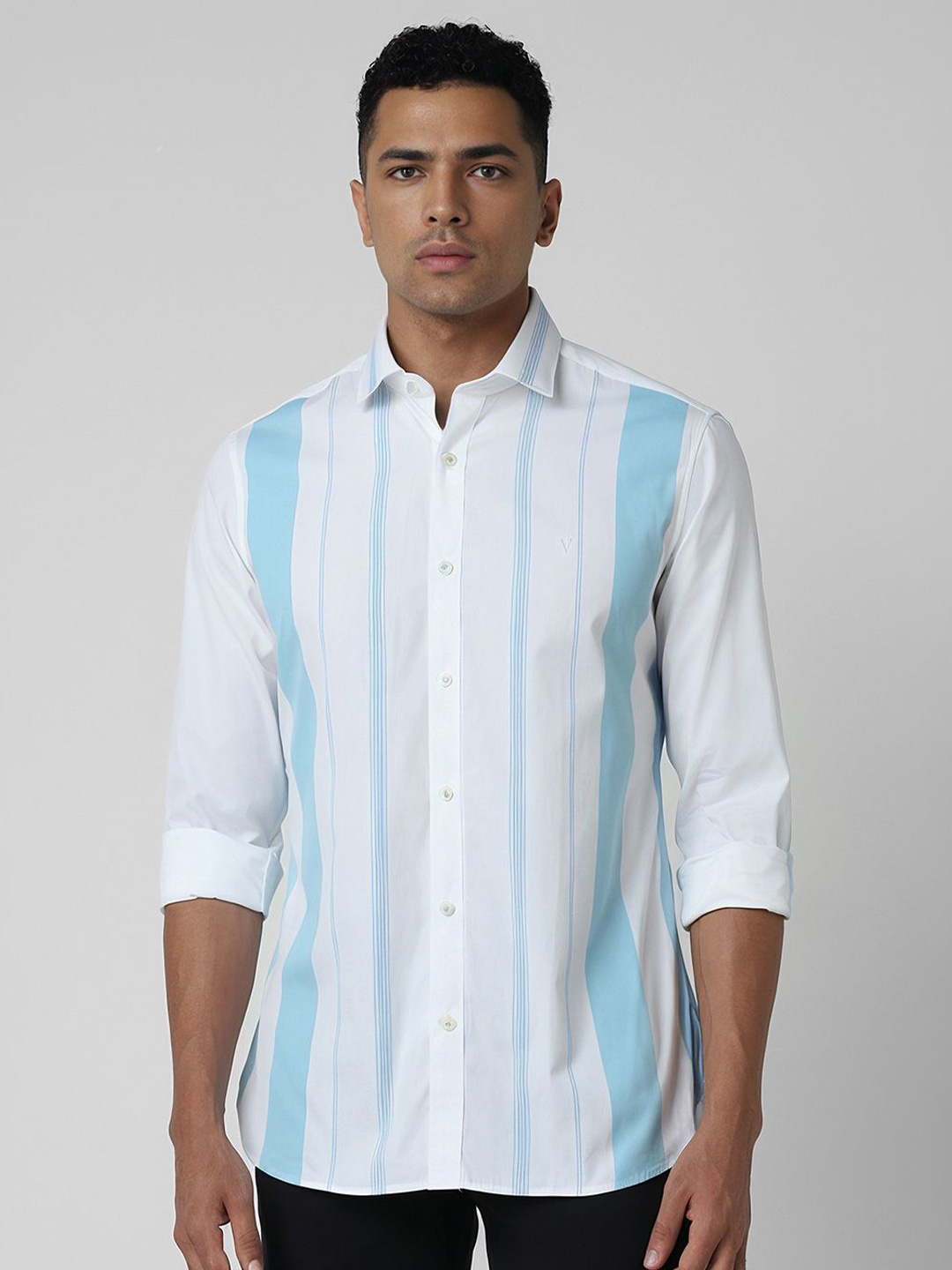 Van Heusen Sport Men Vertical Striped Spread Collar Cotton Casual Slim Fit Shirt, White
Van Heusen Sport Men Vertical Striped Spread Collar Cotton Casual Slim Fit Shirt, White
