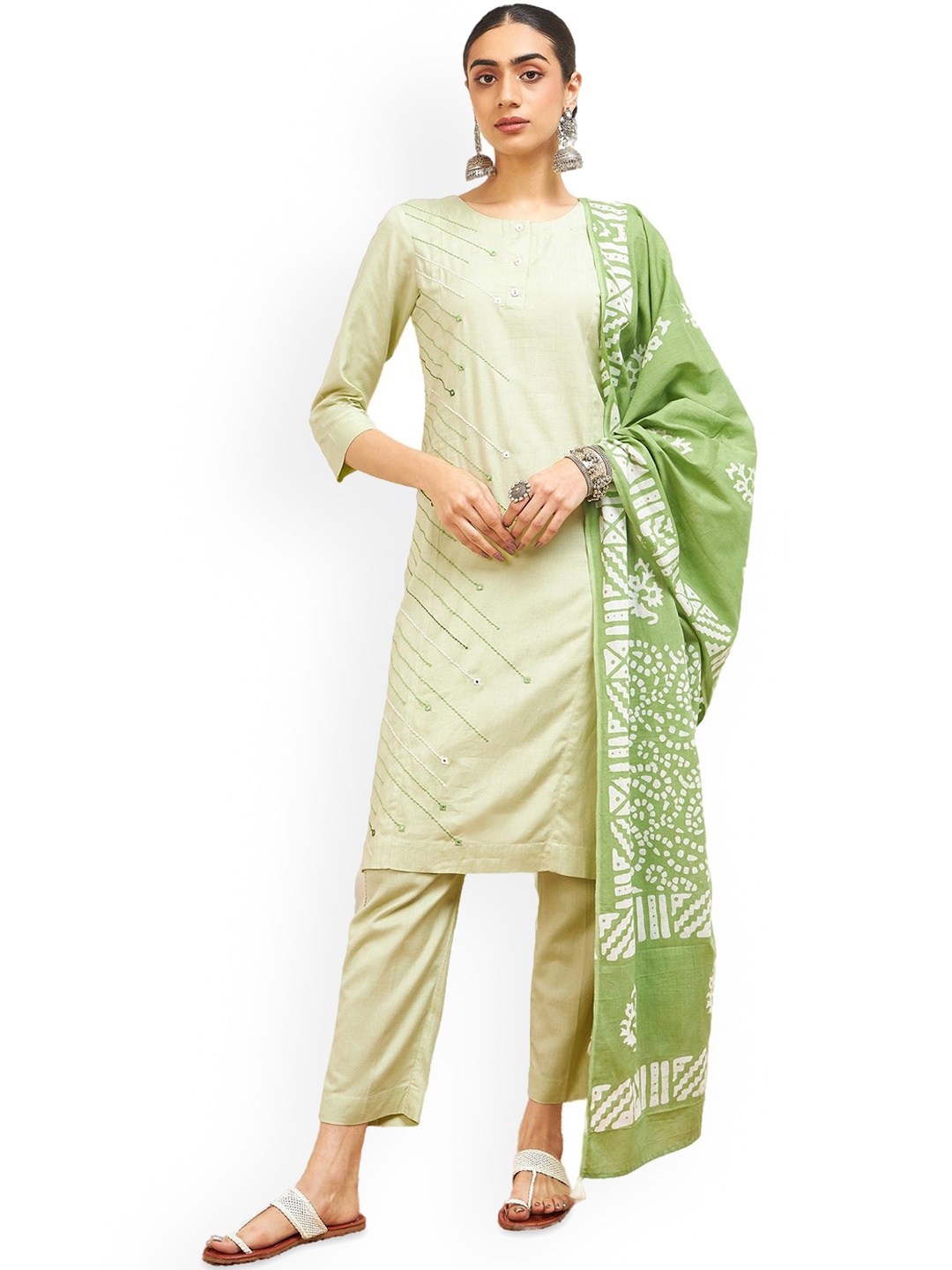 STADO Floral Embroidered Pure Cotton Straight Kurta & Trousers With Dupatta, Sea green
STADO Floral Embroidered Pure Cotton Straight Kurta & Trousers With Dupatta, Sea green