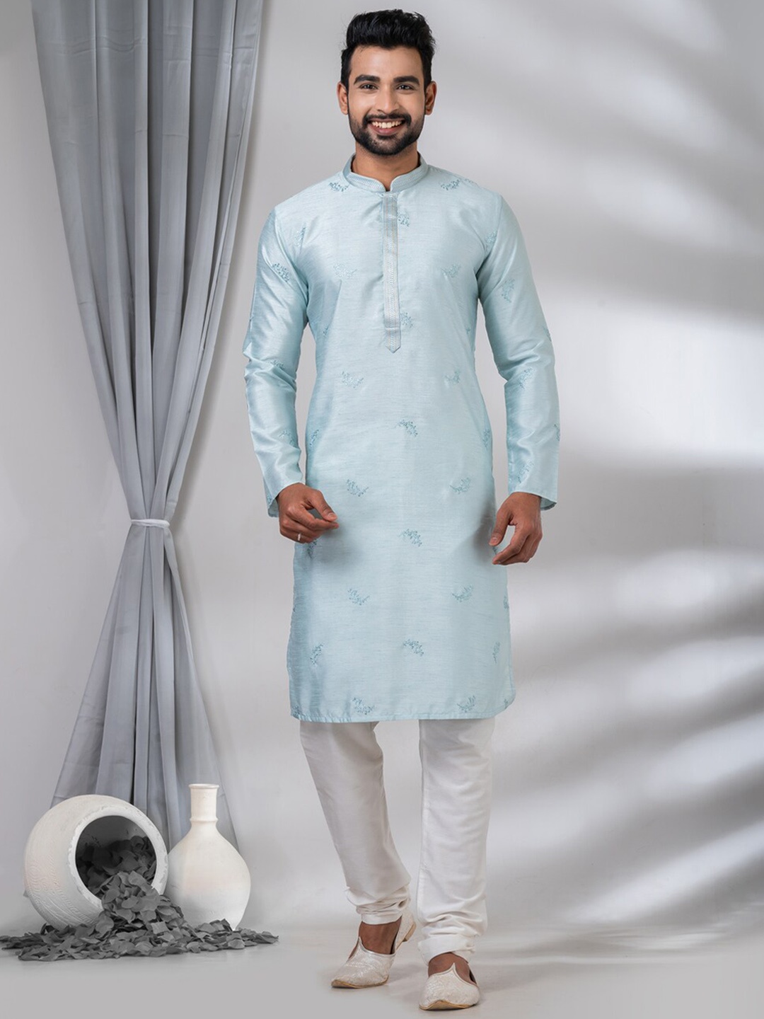 HU - Handcrafted Uniquely Floral Embroidered Mandarin Collar Kurta with Pyjamas, Blue
HU - Handcrafted Uniquely Floral Embroidered Mandarin Collar Kurta with Pyjamas, Blue