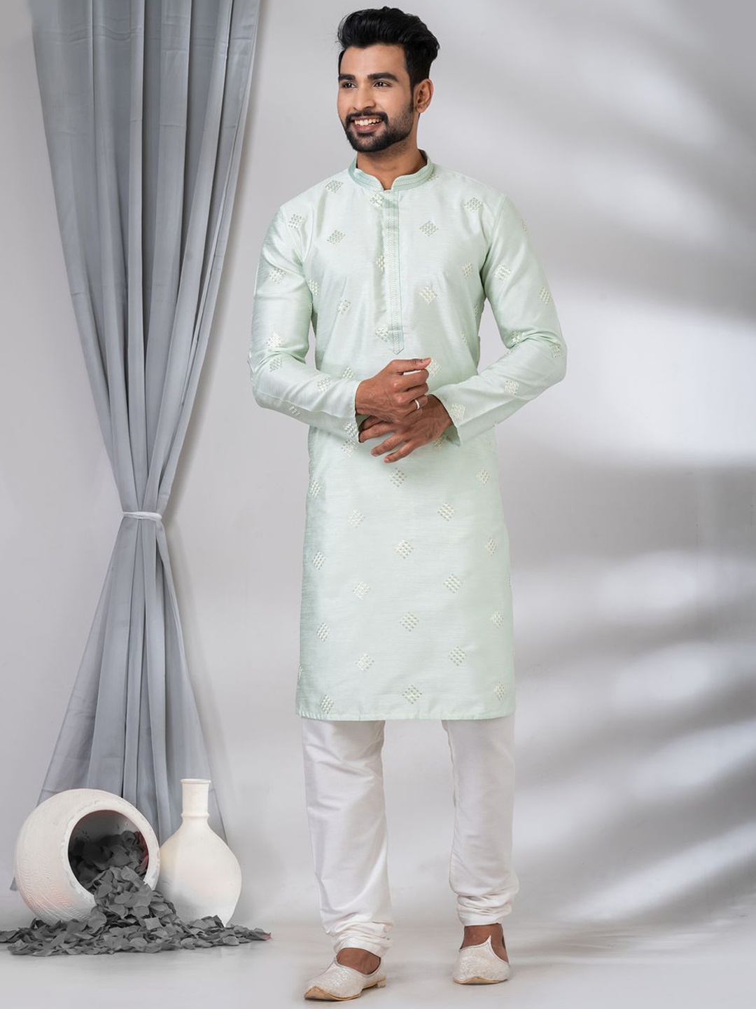 HU - Handcrafted Uniquely Embroidered Mandarin Collar Kurta with Pyjamas, Lime green
HU - Handcrafted Uniquely Embroidered Mandarin Collar Kurta with Pyjamas, Lime green