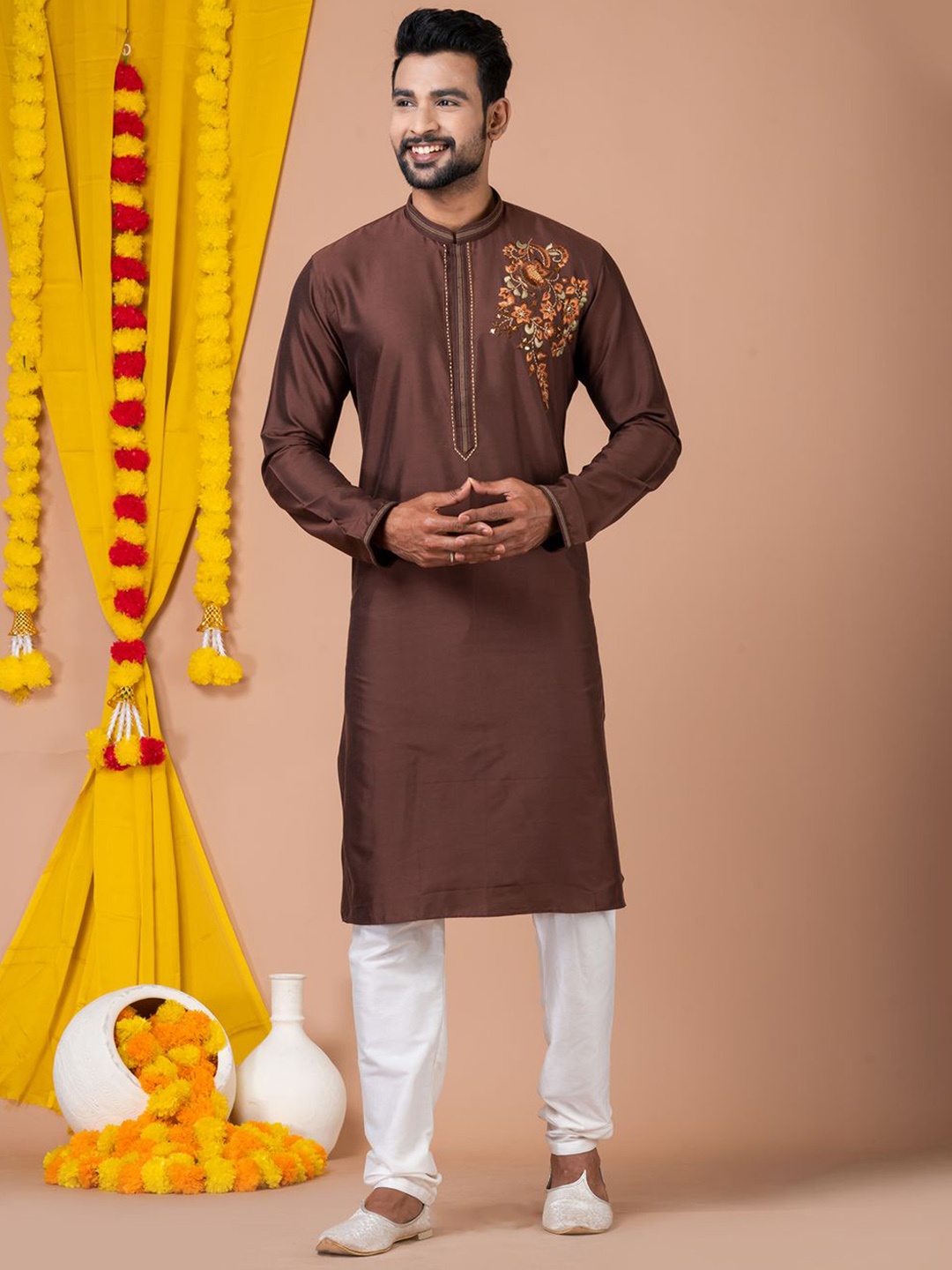 HU - Handcrafted Uniquely Ethnic Motifs Embroidered Regular Thread Work Kurta & Pyjamas, Brown
HU - Handcrafted Uniquely Ethnic Motifs Embroidered Regular Thread Work Kurta & Pyjamas, Brown