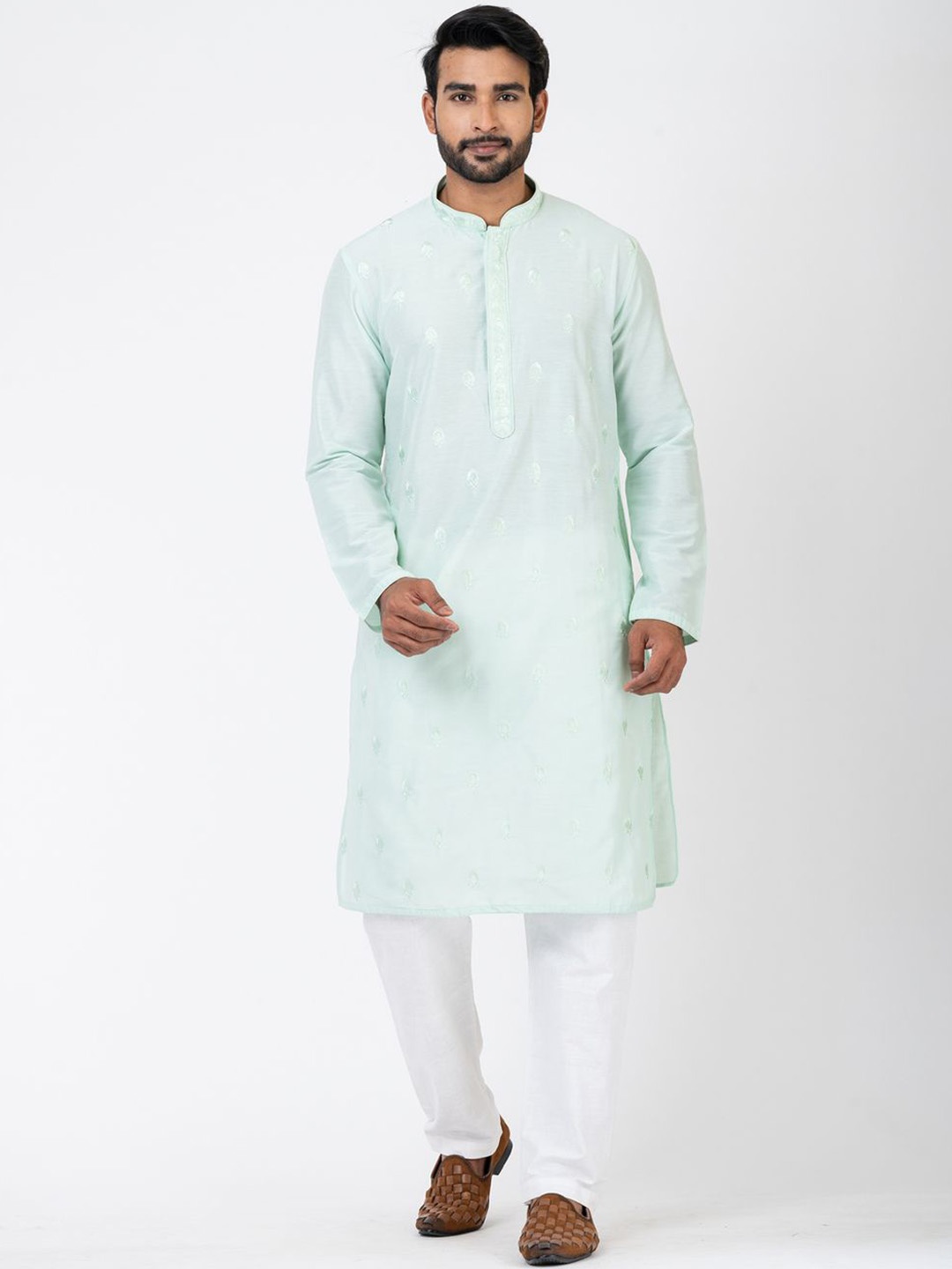 HU - Handcrafted Uniquely Embroidered Thread Work Cotton Silk Kurta With Pyjamas, Lime green
HU - Handcrafted Uniquely Embroidered Thread Work Cotton Silk Kurta With Pyjamas, Lime green