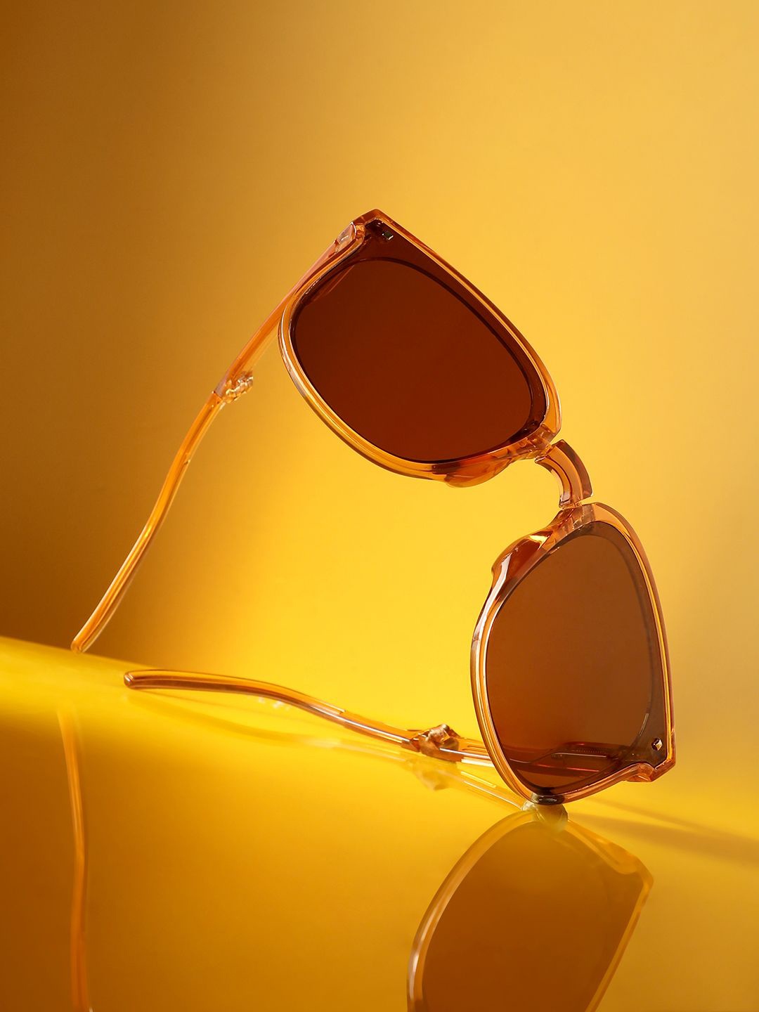 HAUTE SAUCE by Campus Sutra Women Wayfarer Sunglasses with Polarised Lens AW24_HSSG2586, Brown
HAUTE SAUCE by Campus Sutra Women Wayfarer Sunglasses with Polarised Lens AW24_HSSG2586, Brown