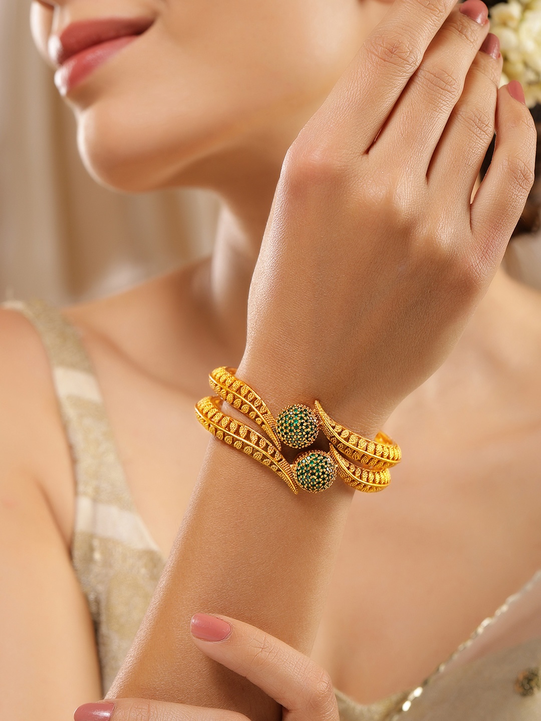 Rubans Set of 2 22K Gold-Plated Emerald Green Stone Studded Traditional Handcrafted Bangle
Rubans Set of 2 22K Gold-Plated Emerald Green Stone Studded Traditional Handcrafted Bangle