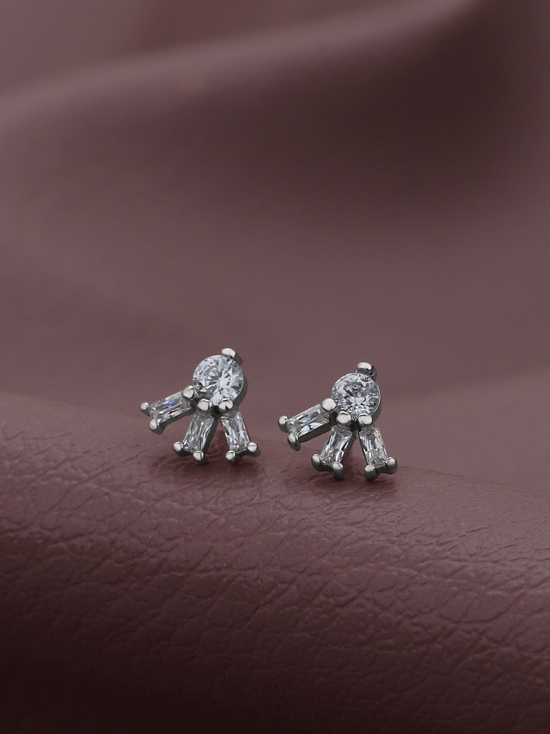 Carlton London Rhodium-Plated Contemporary Cubic Zirconia Sterling Silver Studs
Carlton London Rhodium-Plated Contemporary Cubic Zirconia Sterling Silver Studs