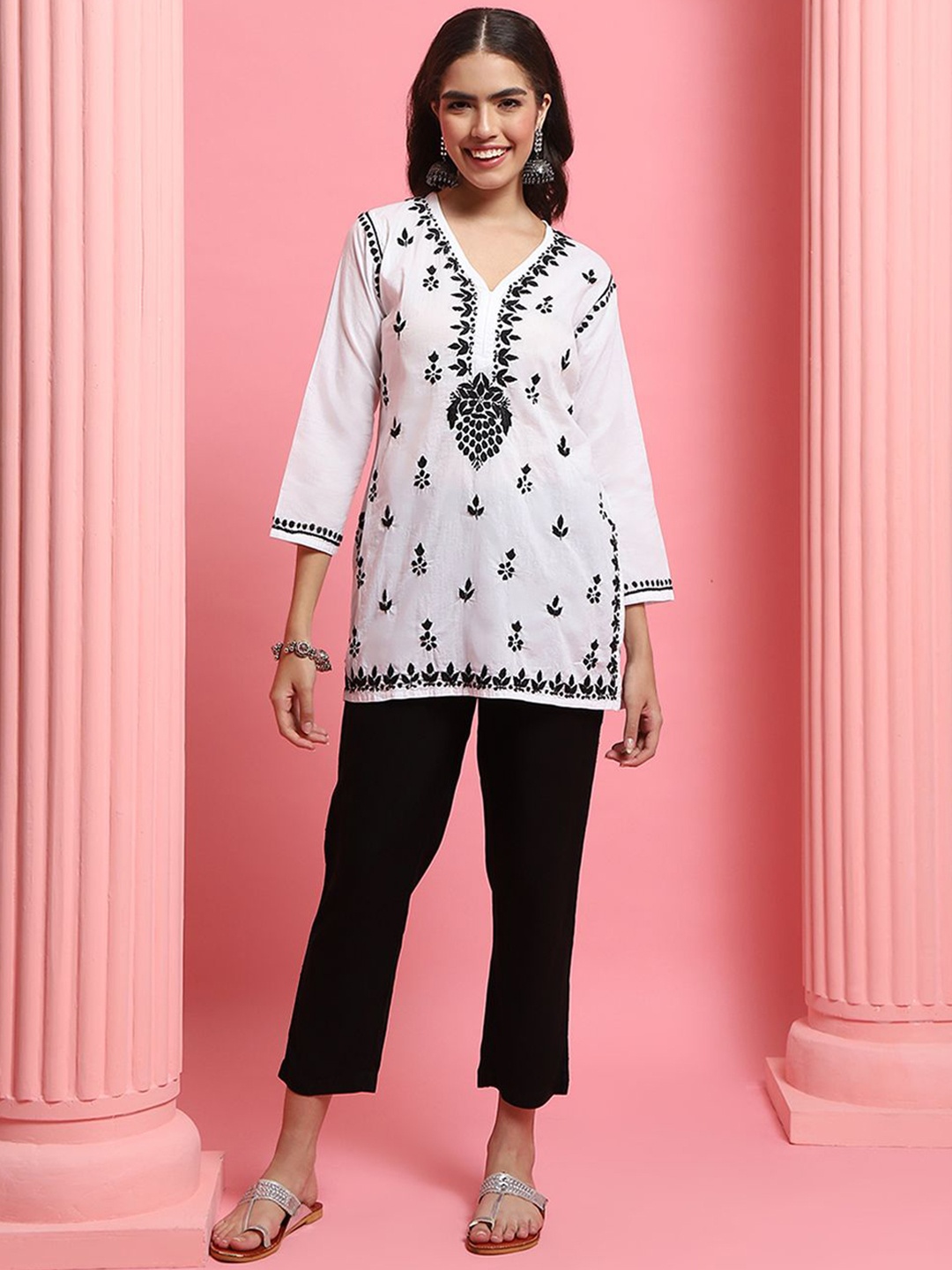 House of Chikankari Floral Embroidered V-Neck Cotton Chikankari Straight Short Kurta, White
House of Chikankari Floral Embroidered V-Neck Cotton Chikankari Straight Short Kurta, White