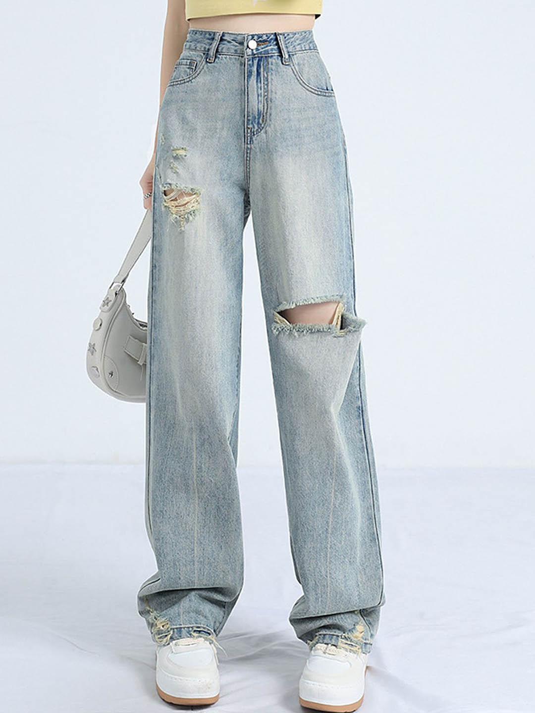 LULU & SKY Women Straight Fit High-Rise Mildly Distressed Ripped Heavy Fade Jeans, Blue
LULU & SKY Women Straight Fit High-Rise Mildly Distressed Ripped Heavy Fade Jeans, Blue