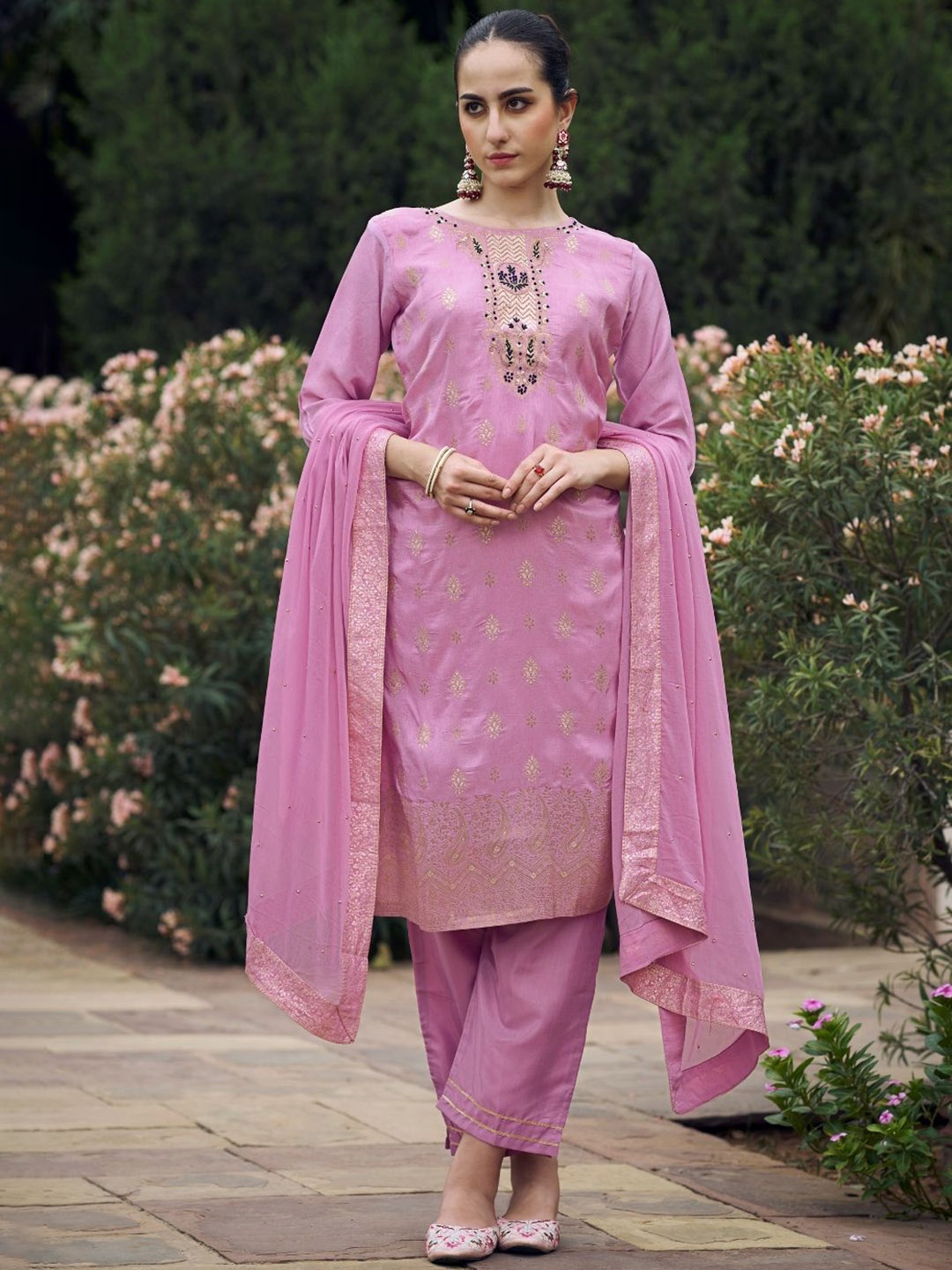 VredeVogel Ethnic Motifs Woven Design Zari Straight Kurta With Trousers & Dupatta, Lavender
VredeVogel Ethnic Motifs Woven Design Zari Straight Kurta With Trousers & Dupatta, Lavender