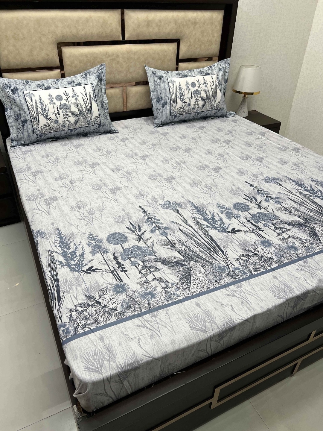 Pure Decor Grey & White Floral 330 TC Pure Cotton King Bedsheet with 2 Pillow Covers
Pure Decor Grey & White Floral 330 TC Pure Cotton King Bedsheet with 2 Pillow Covers