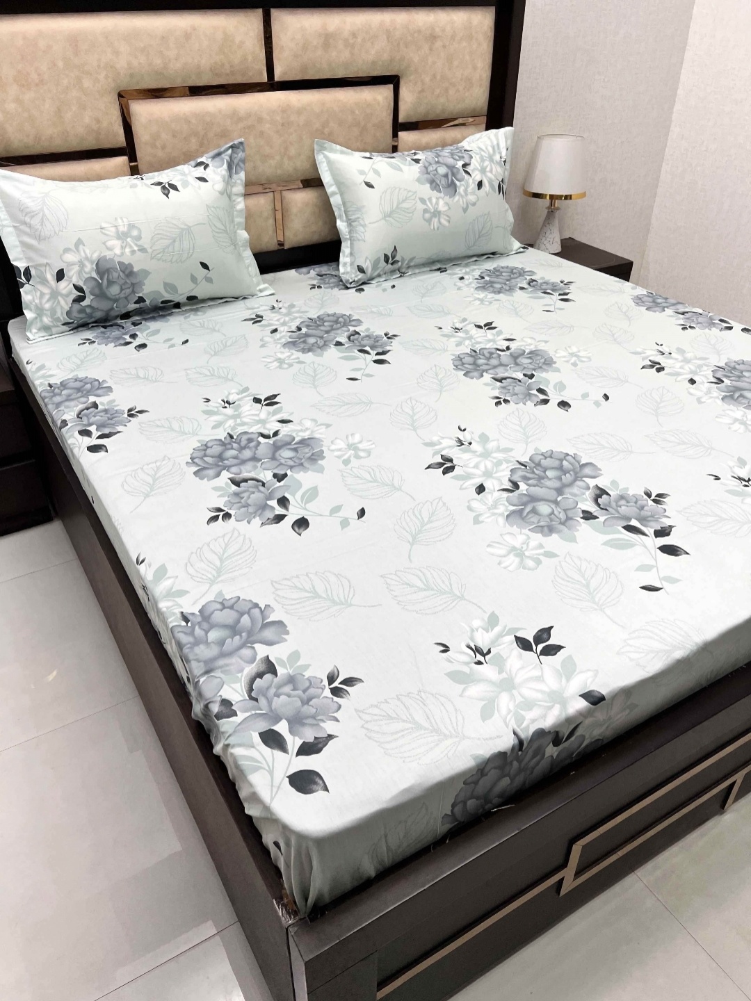Pure Decor Royal Velar White Printed Pure Cotton 400TC Super King Bedsheet & Pillow Covers
Pure Decor Royal Velar White Printed Pure Cotton 400TC Super King Bedsheet & Pillow Covers