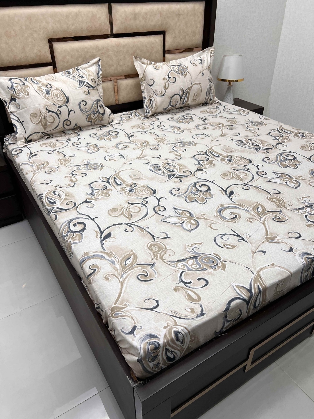 Pure Decor Royal Velar Grey Printed Pure Cotton 400 TC Super King Bedsheet & Pillow Covers
Pure Decor Royal Velar Grey Printed Pure Cotton 400 TC Super King Bedsheet & Pillow Covers