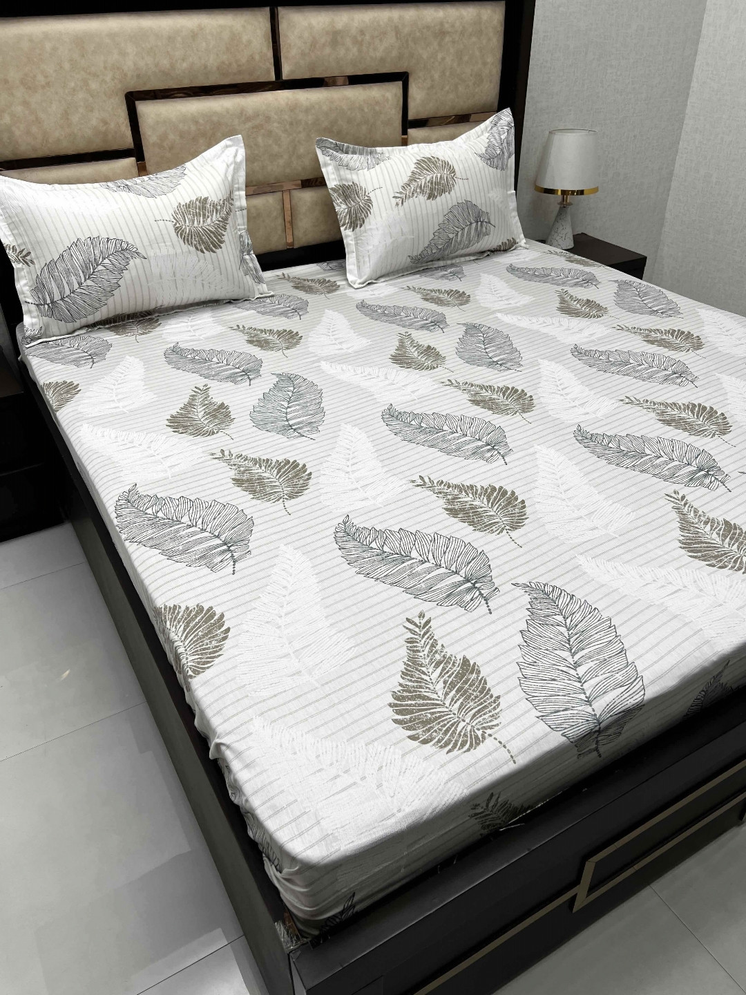 Pure Decor Royal Velar White Printed Pure Cotton 400TC Super King Bedsheet & Pillow Covers
Pure Decor Royal Velar White Printed Pure Cotton 400TC Super King Bedsheet & Pillow Covers