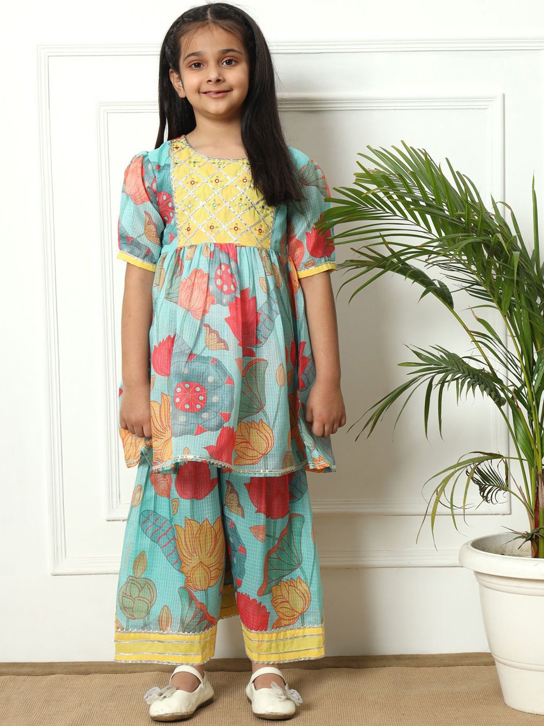 Readiprint Girls Floral Printed Pleated Gotta Patti Pure Cotton Kurti & Sharara, Sea green
Readiprint Girls Floral Printed Pleated Gotta Patti Pure Cotton Kurti & Sharara, Sea green