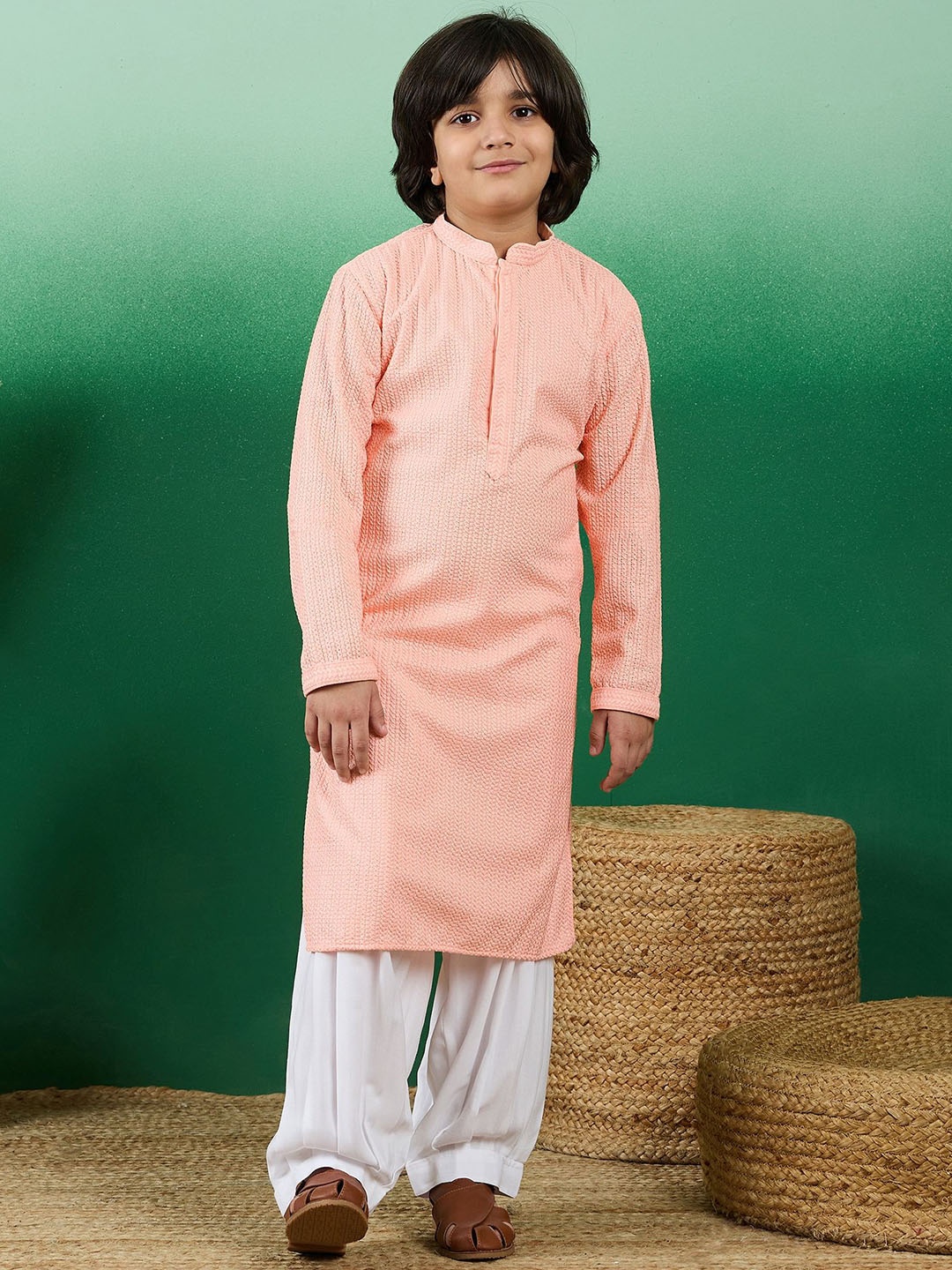 Sangria Boys Pink Geometric Embroidered Mandarin Collar Chikankari Cotton Straight Kurta
Sangria Boys Pink Geometric Embroidered Mandarin Collar Chikankari Cotton Straight Kurta