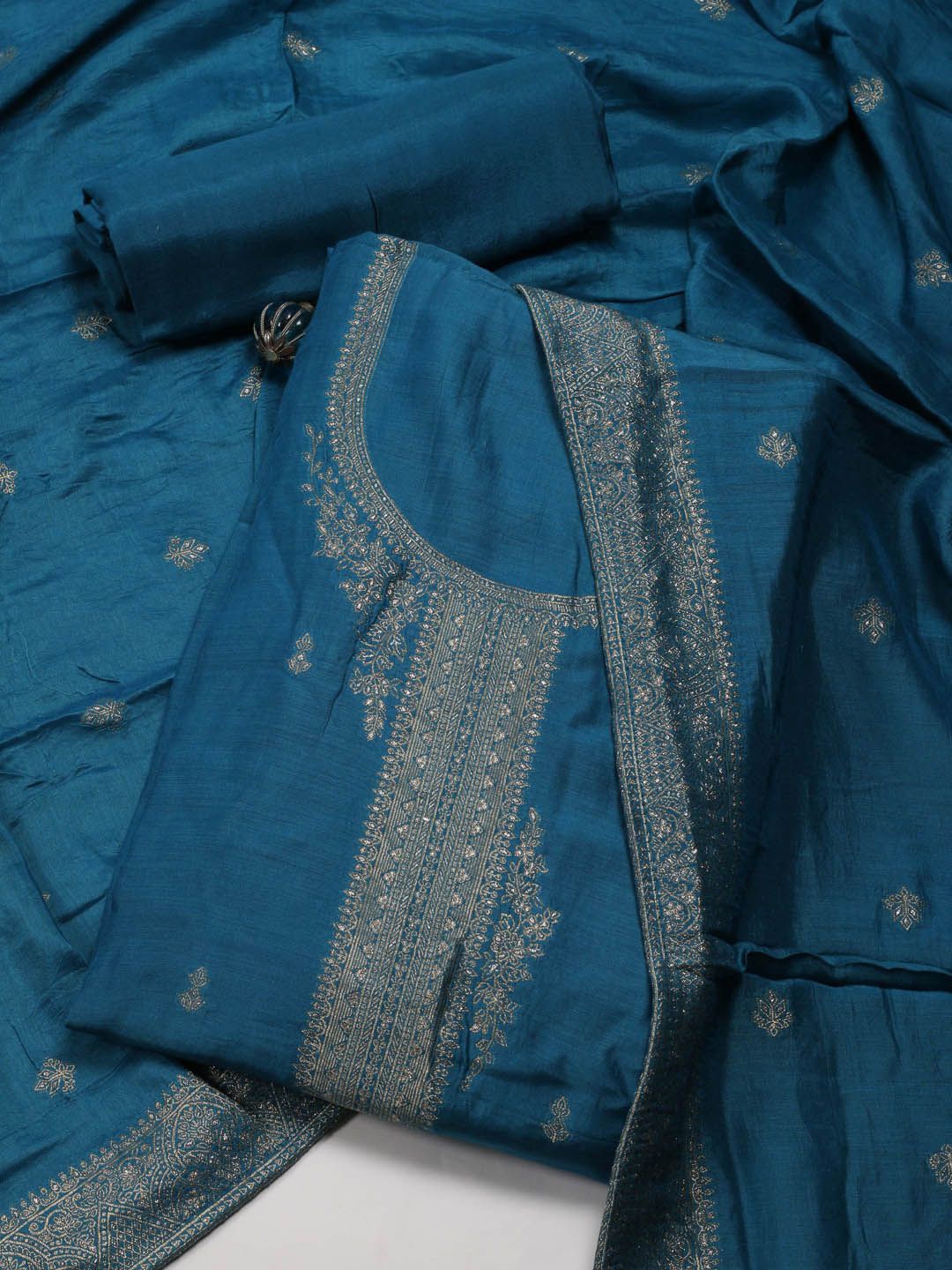 Meena Bazaar Ethnic Motifs Woven Design Zari Chanderi Unstitched Dress Material, Navy blue
Meena Bazaar Ethnic Motifs Woven Design Zari Chanderi Unstitched Dress Material, Navy blue