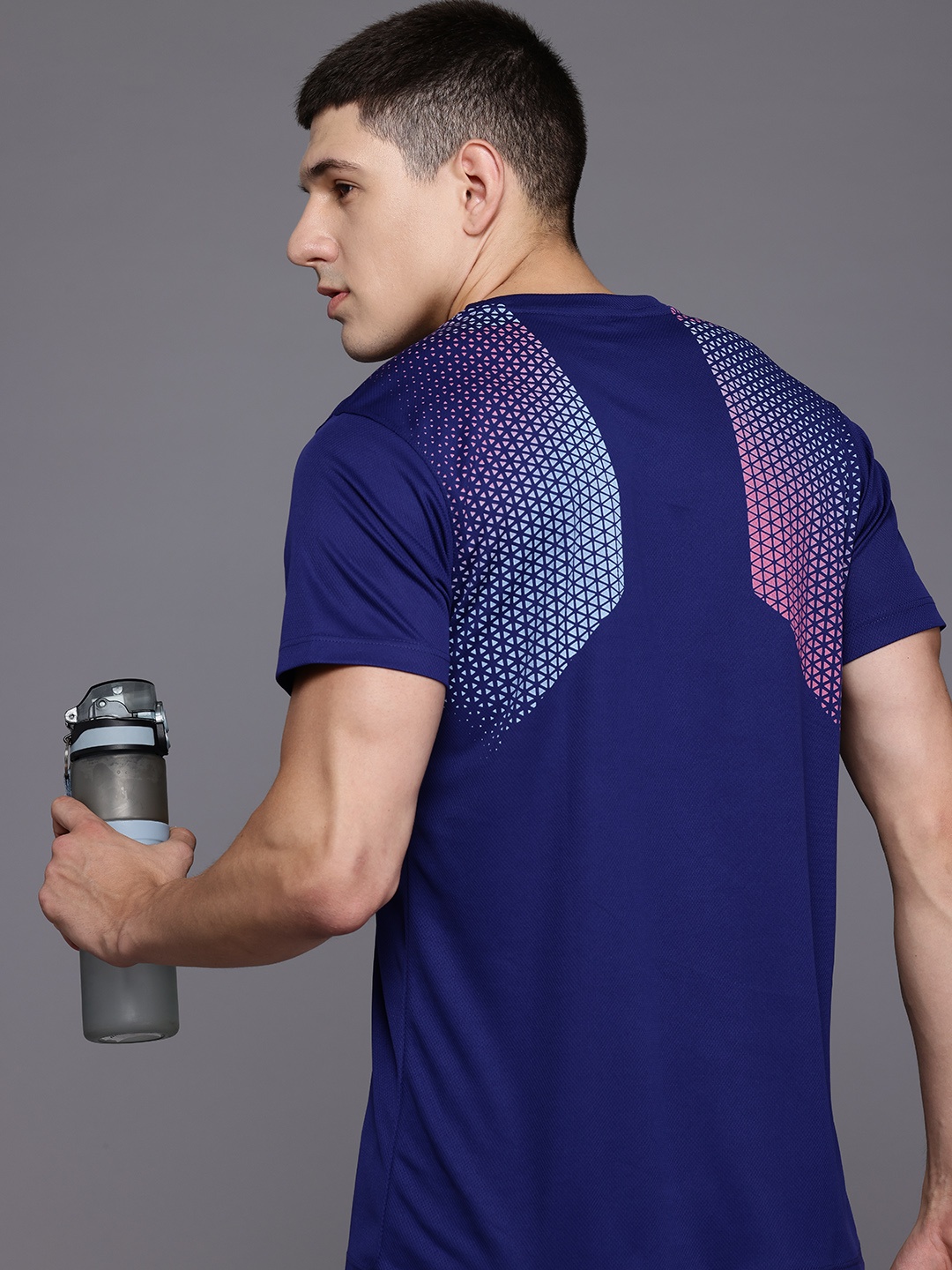 HRX by Hrithik Roshan Graphic Print Rapid-Dry Running T-shirt With Reflective Detail, Navy blue
HRX by Hrithik Roshan Graphic Print Rapid-Dry Running T-shirt With Reflective Detail, Navy blue
