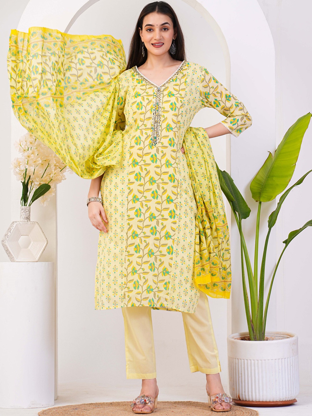 ZOYOTO Floral Printed Thread Work Pure Cotton Straight Kurta With Trousers & Dupatta, Yellow
ZOYOTO Floral Printed Thread Work Pure Cotton Straight Kurta With Trousers & Dupatta, Yellow