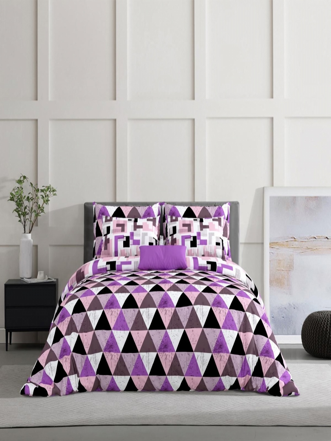Salona Bichona Purple & White 4 Pieces Geometric Cotton Double Queen Superfine Bedding Set
Salona Bichona Purple & White 4 Pieces Geometric Cotton Double Queen Superfine Bedding Set