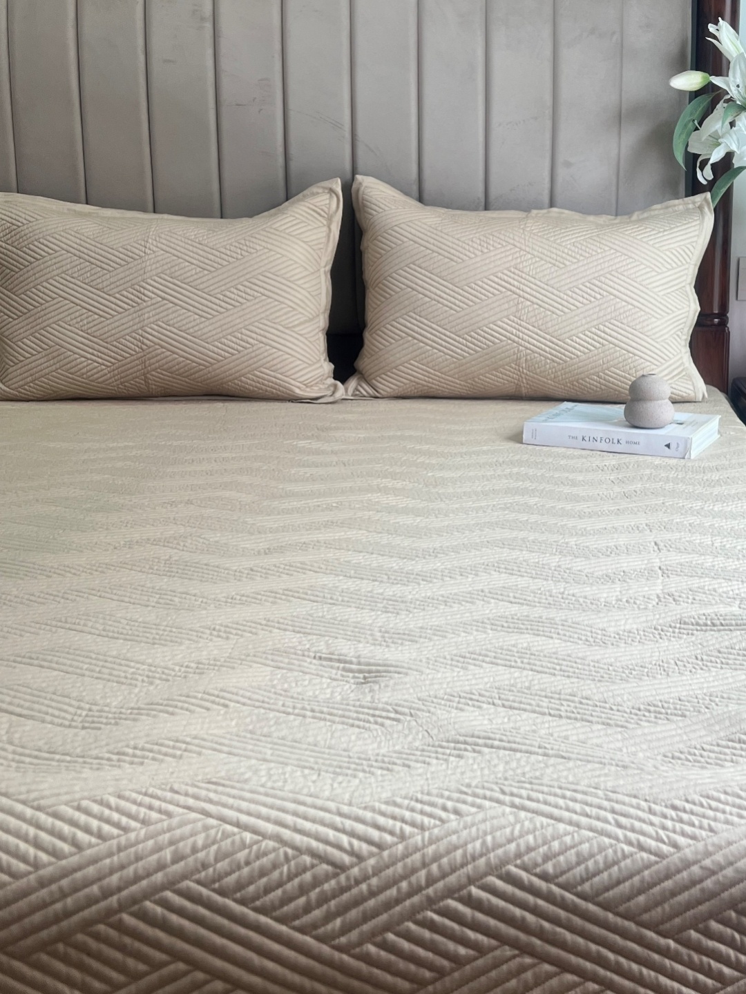 Sadyaska Beige Geometric Reversible Cotton Double King Bed Cover & 2 Pillow Covers
Sadyaska Beige Geometric Reversible Cotton Double King Bed Cover & 2 Pillow Covers