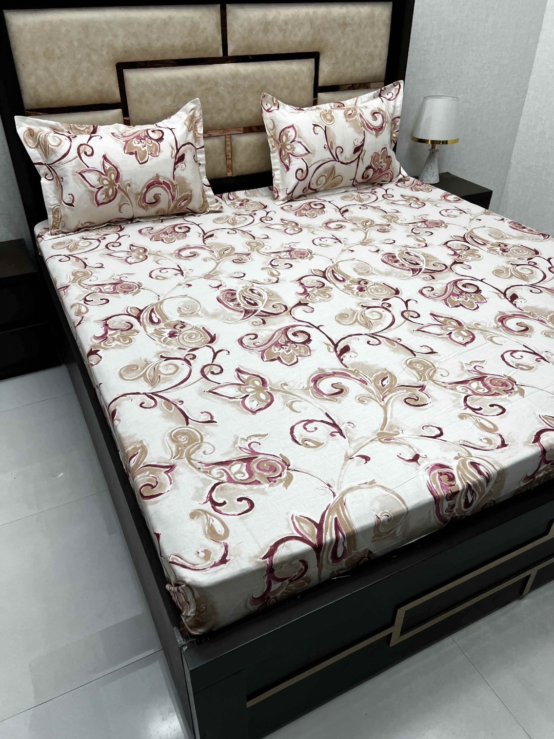 Pure Decor White & Brown Printed Pure Cotton 380 TC Super King Bedsheet & 2 Pillow Covers
Pure Decor White & Brown Printed Pure Cotton 380 TC Super King Bedsheet & 2 Pillow Covers