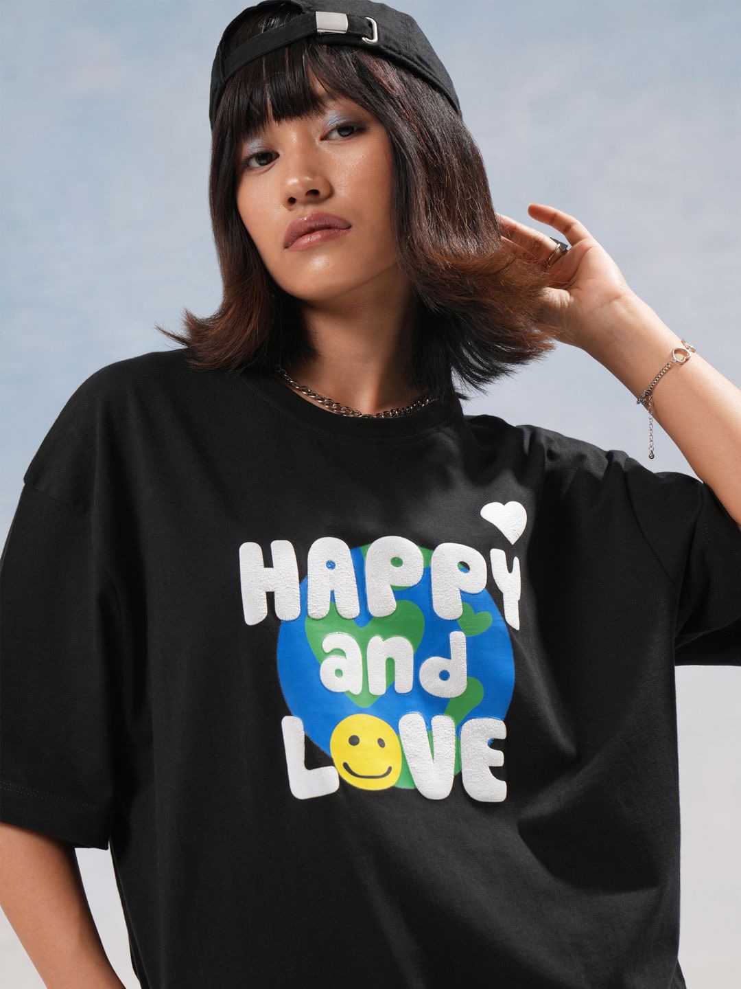 Street By Tokyo Talkies Women Typography Printed Drop-Shoulder Sleeves Cotton Oversized Fit T-shirt, Black
Street By Tokyo Talkies Women Typography Printed Drop-Shoulder Sleeves Cotton Oversized Fit T-shirt, Black